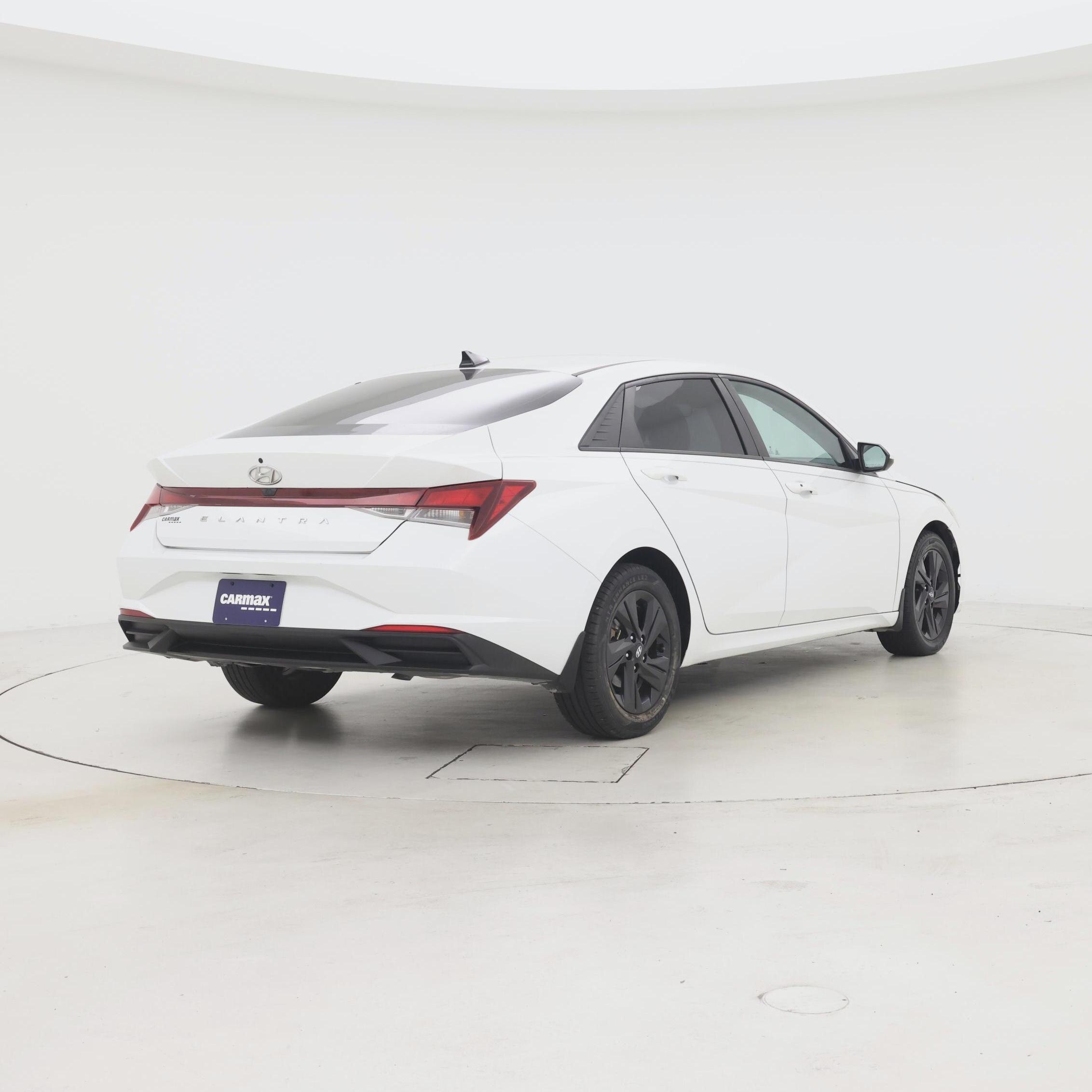 Thumbnail: 2022 Hyundai Elantra - 8
