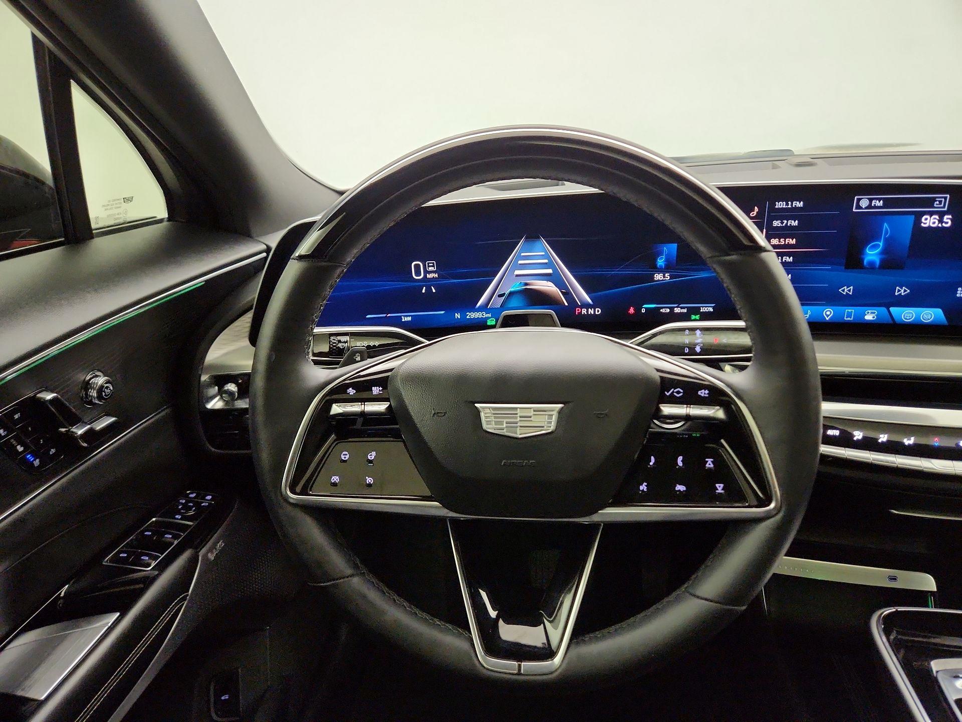 Thumbnail: 2024 Cadillac Lyriq - 10