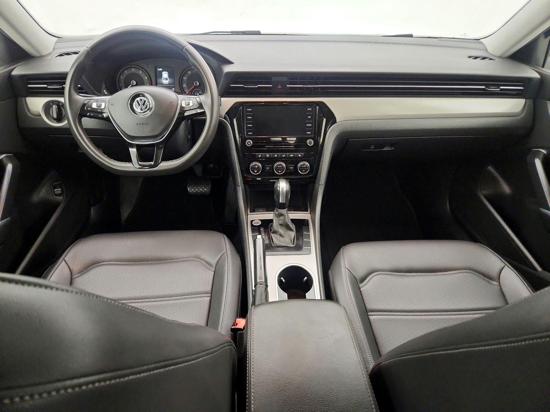Thumbnail: 2022 Volkswagen Passat - 9