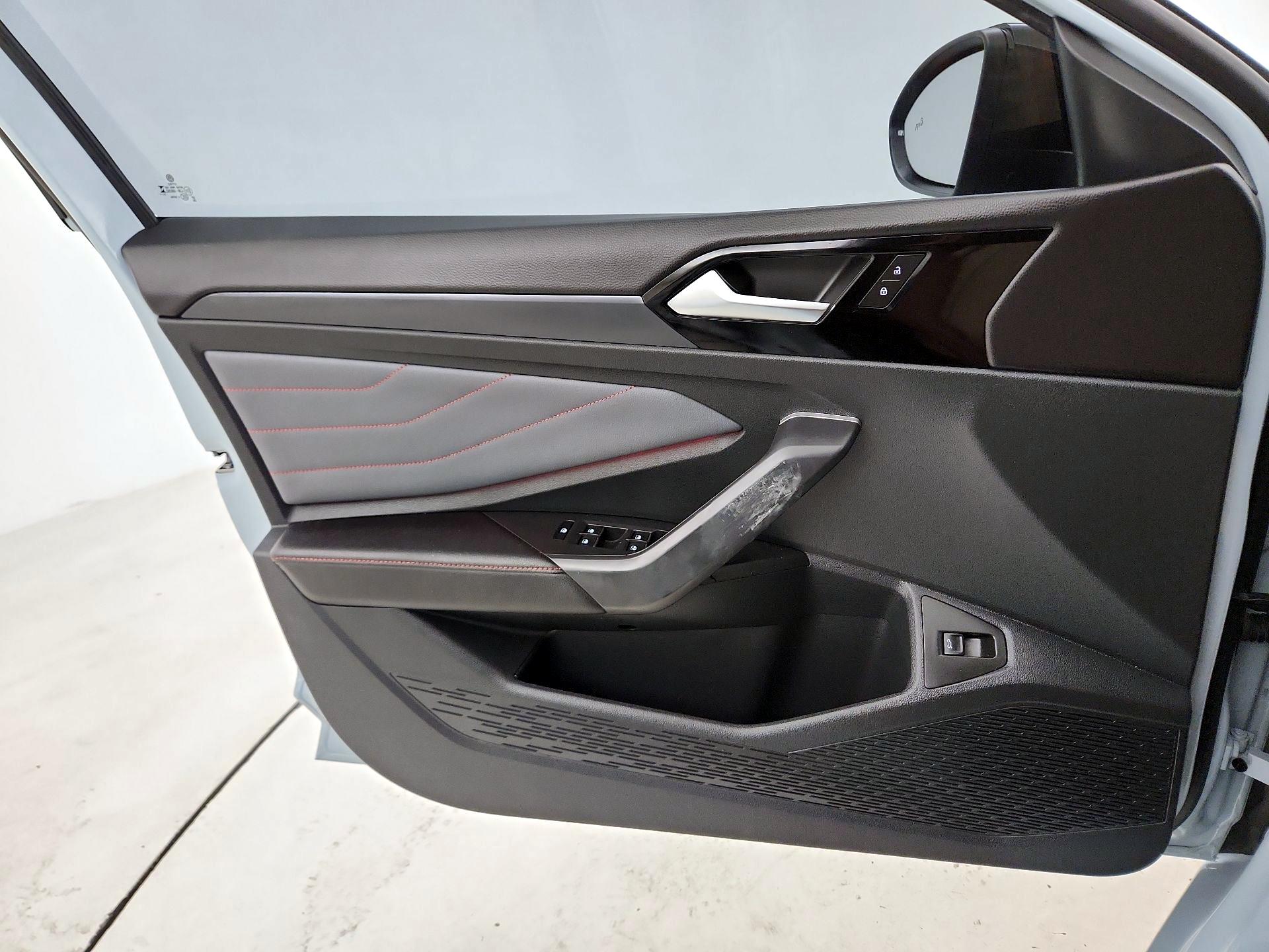 Thumbnail: 2025 Volkswagen Jetta - 10