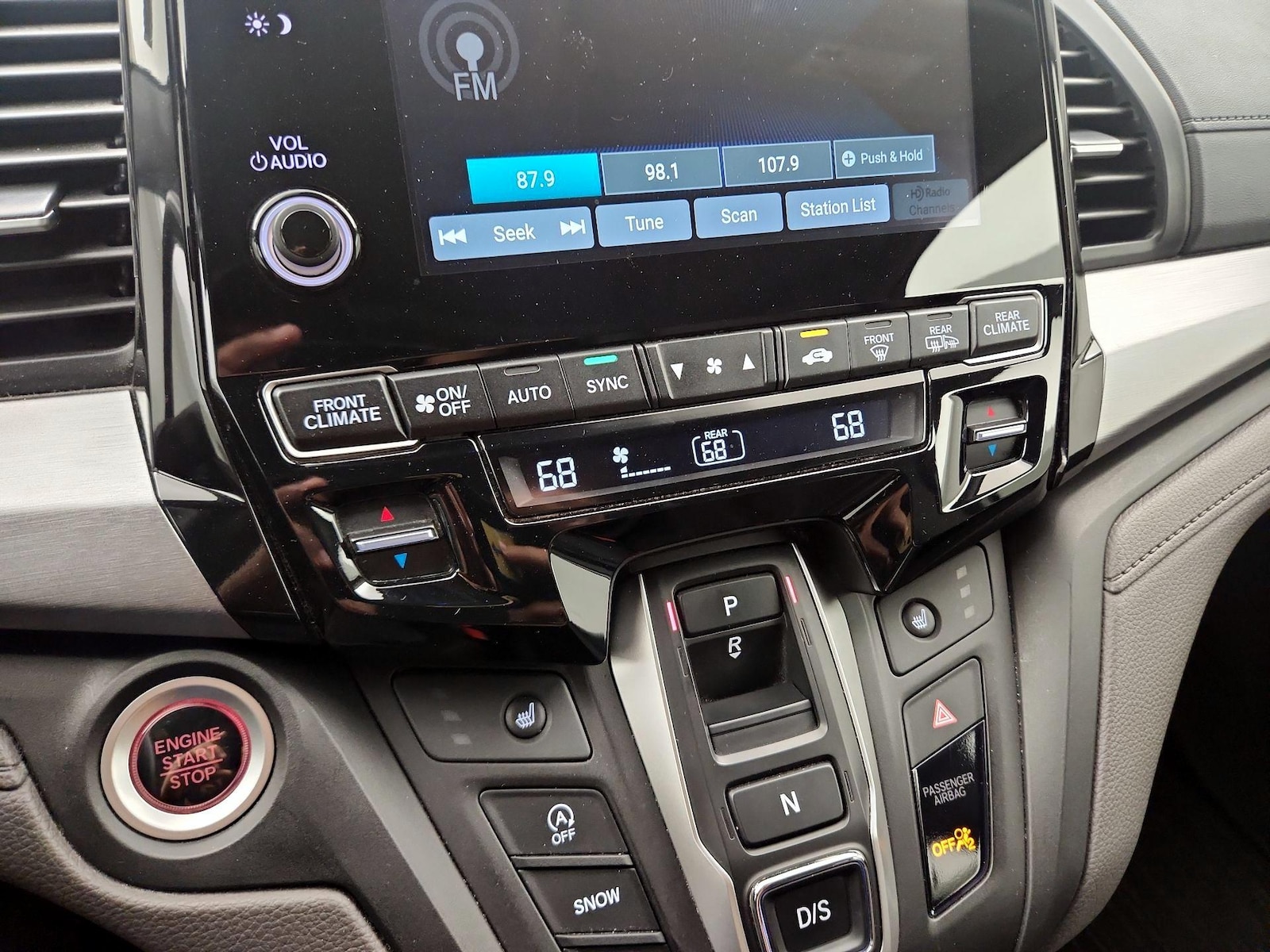 2024 Honda Odyssey EX-L - Photo 17