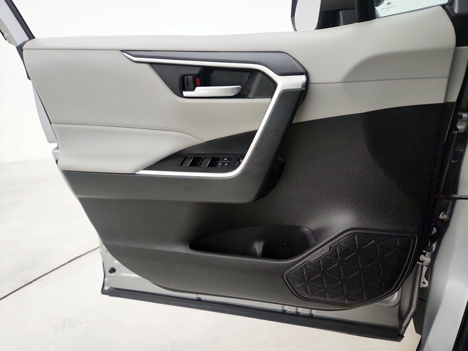 Thumbnail: 2023 Toyota RAV4 - 12