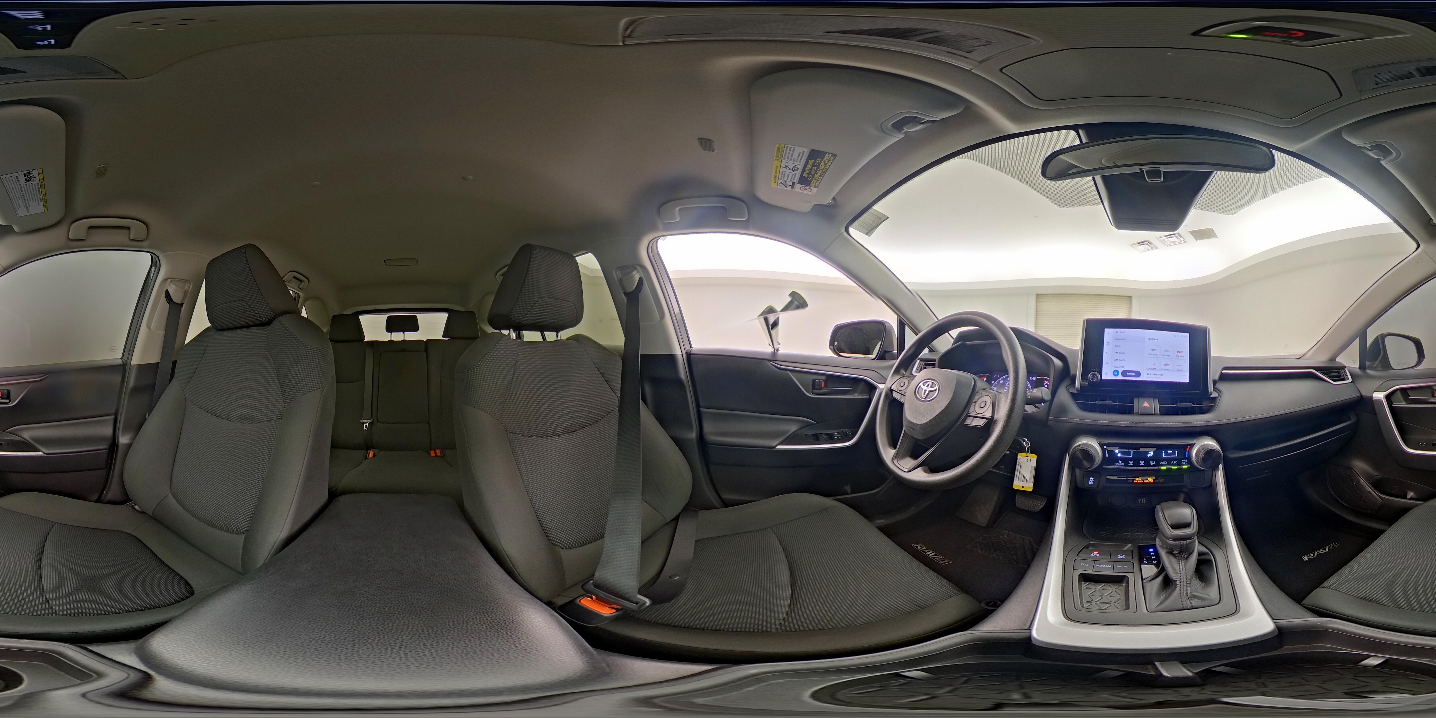2023 Toyota RAV4 LE - Photo 24