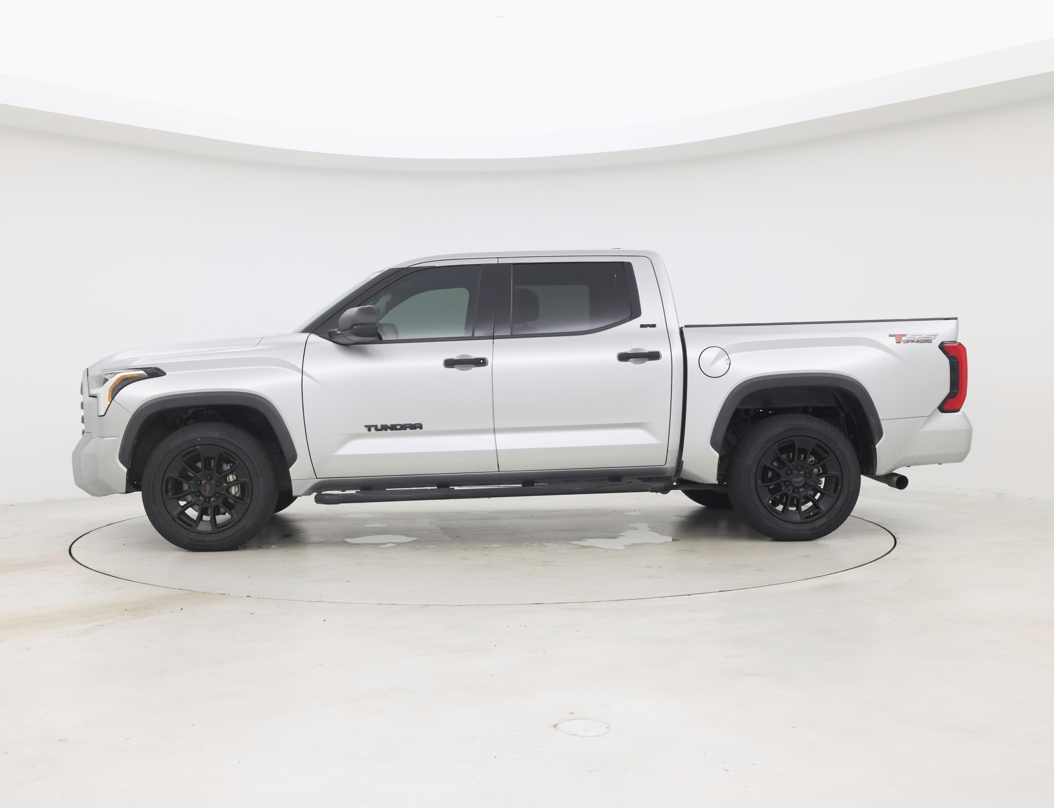 Thumbnail: 2022 Toyota Tundra - 3