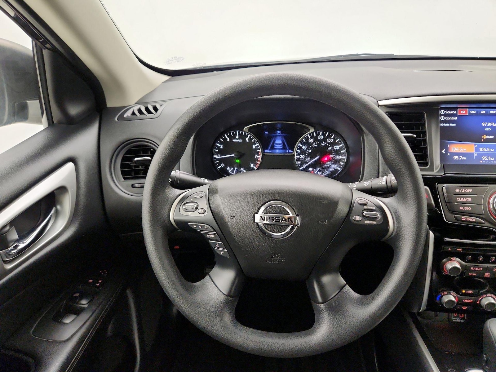 2020 Nissan Pathfinder S - Photo 11