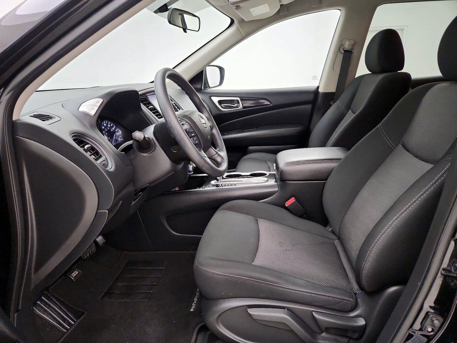 2020 Nissan Pathfinder S - Photo 12