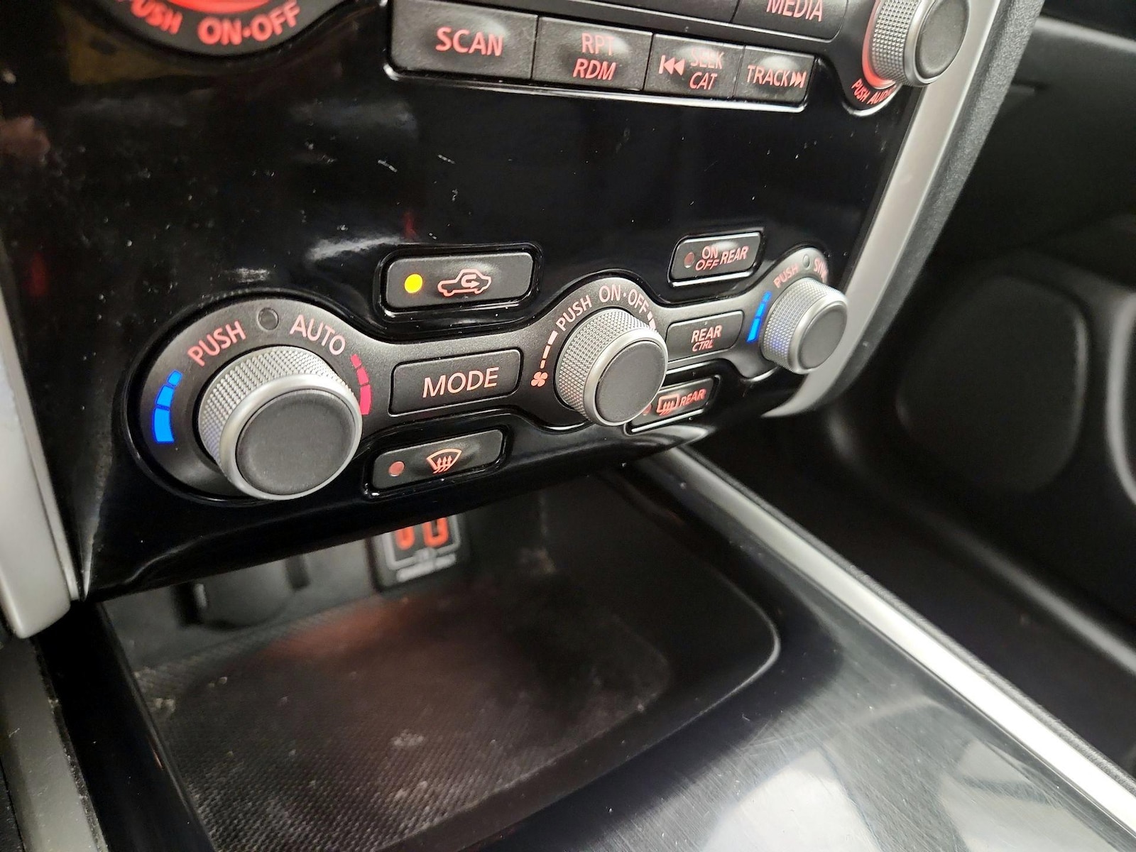 2020 Nissan Pathfinder S - Photo 17