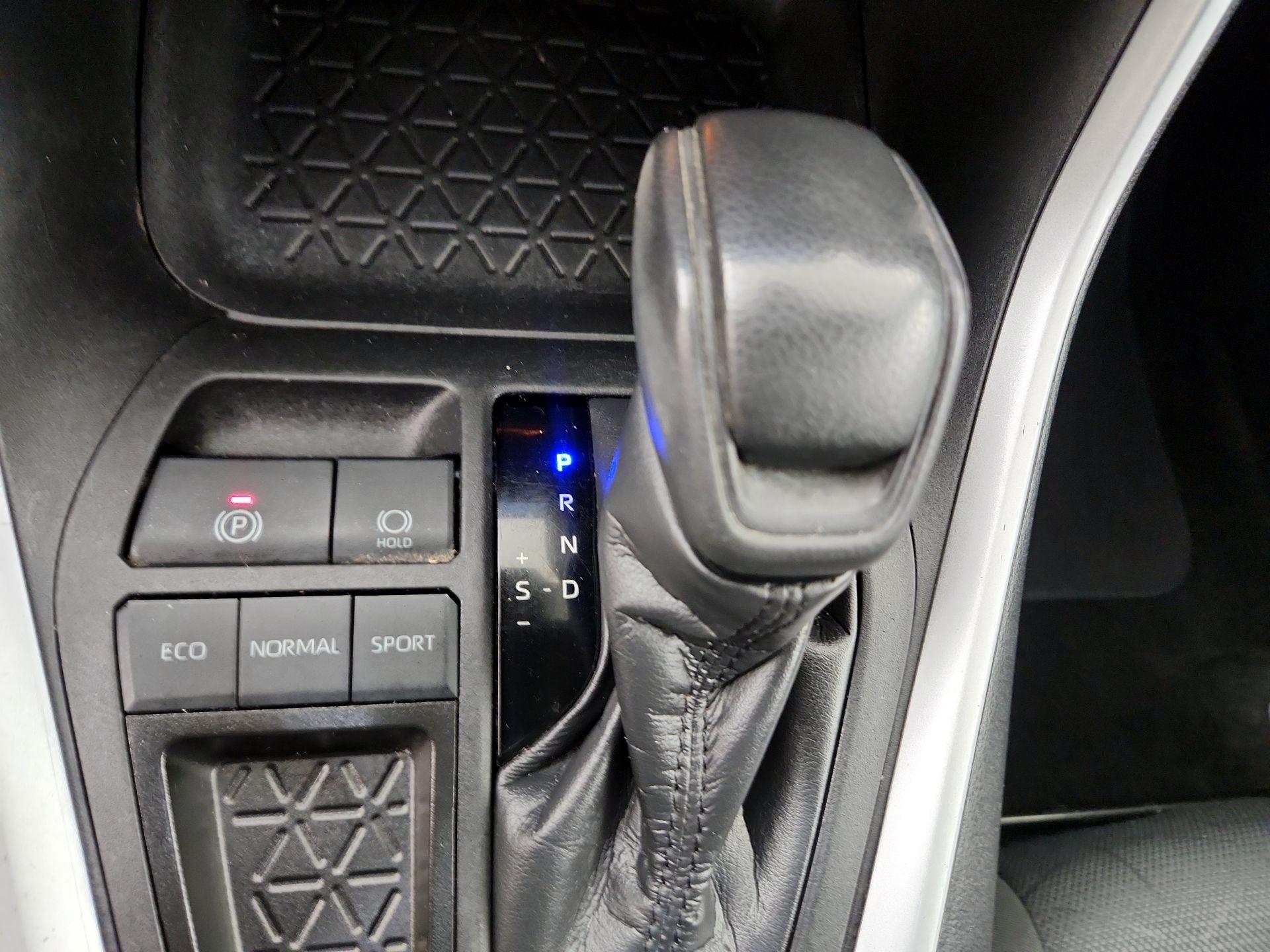 Thumbnail: 2024 Toyota RAV4 - 17