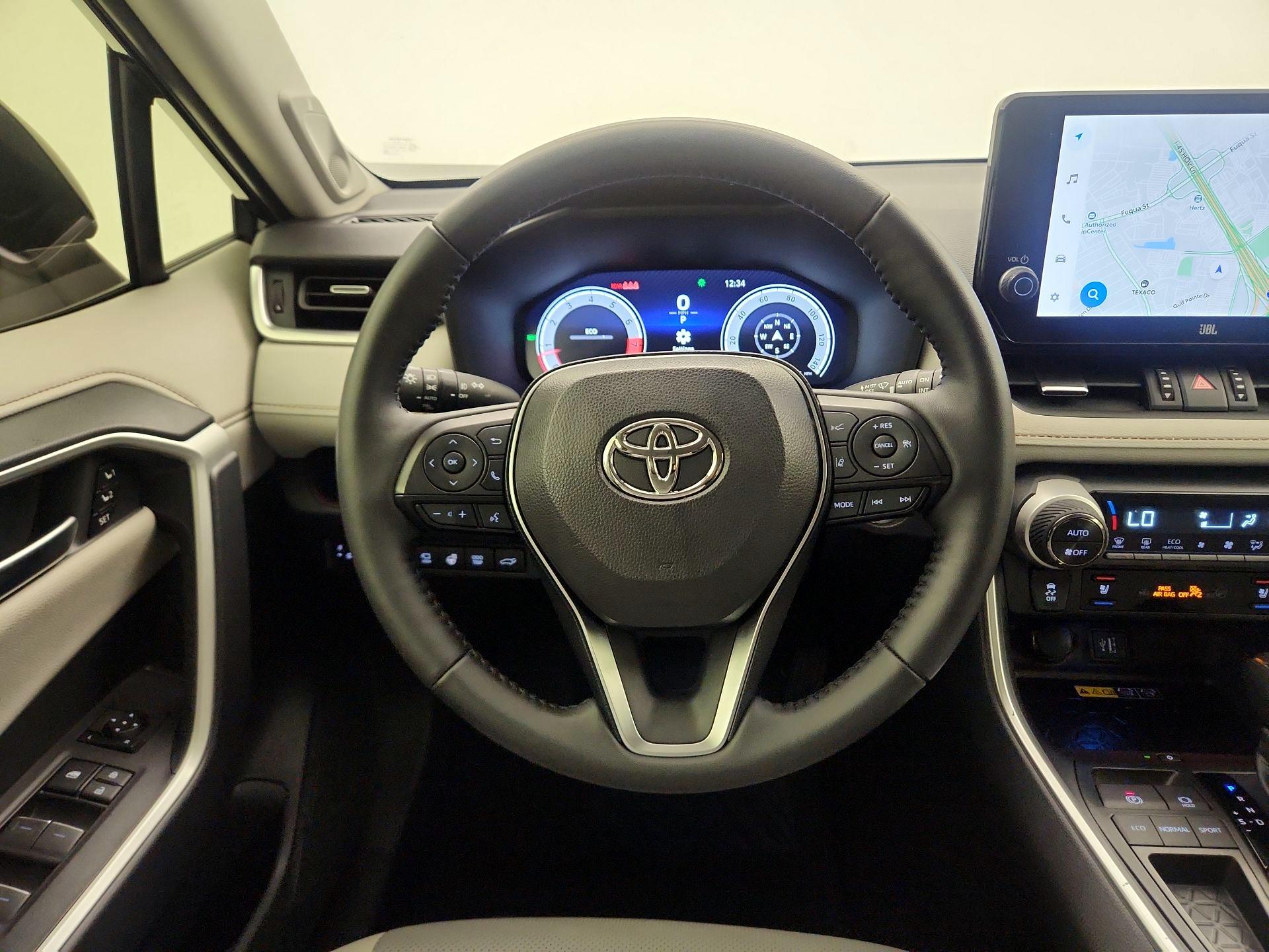 Thumbnail: 2025 Toyota RAV4 - 10
