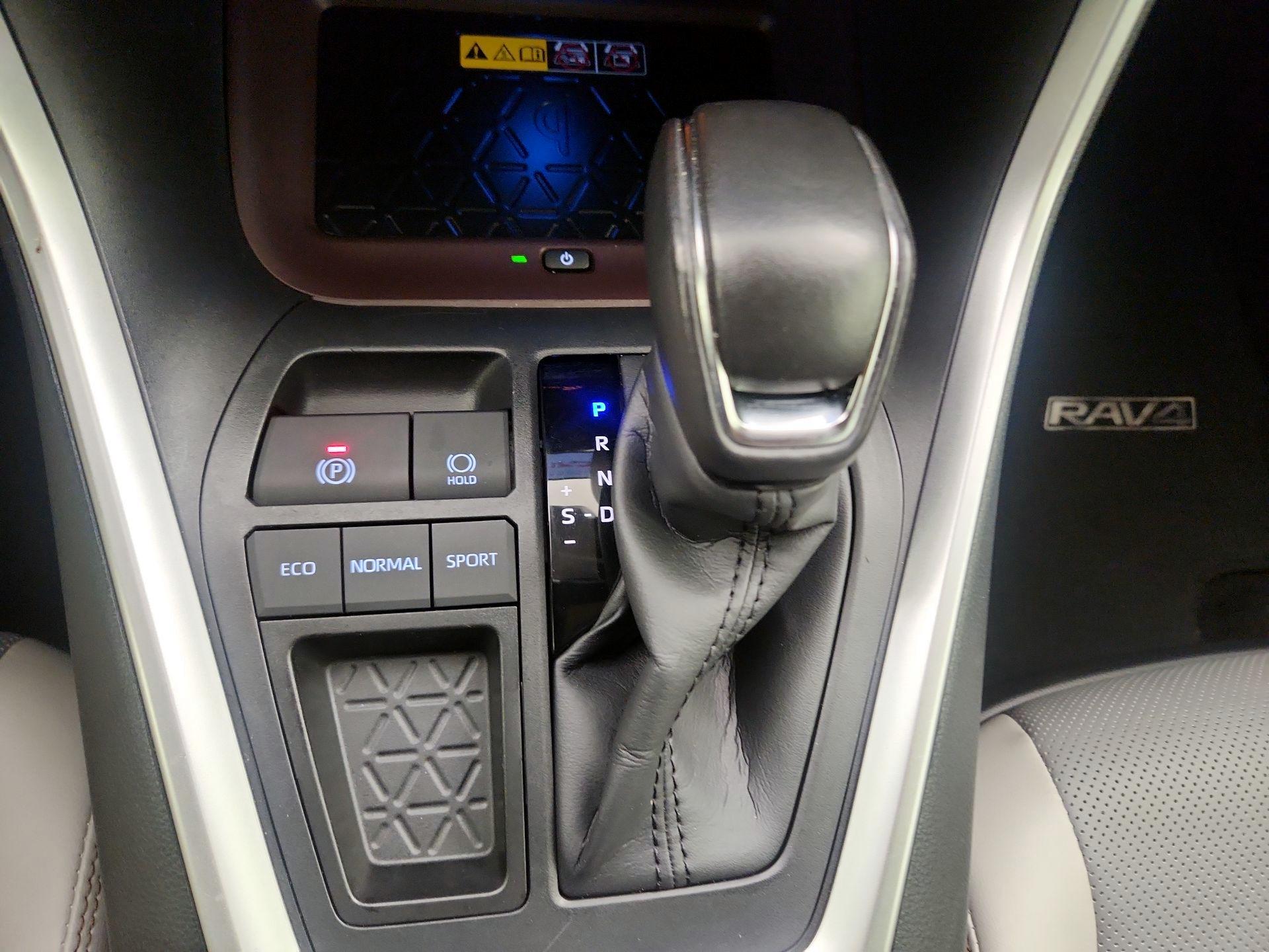 Thumbnail: 2025 Toyota RAV4 - 18