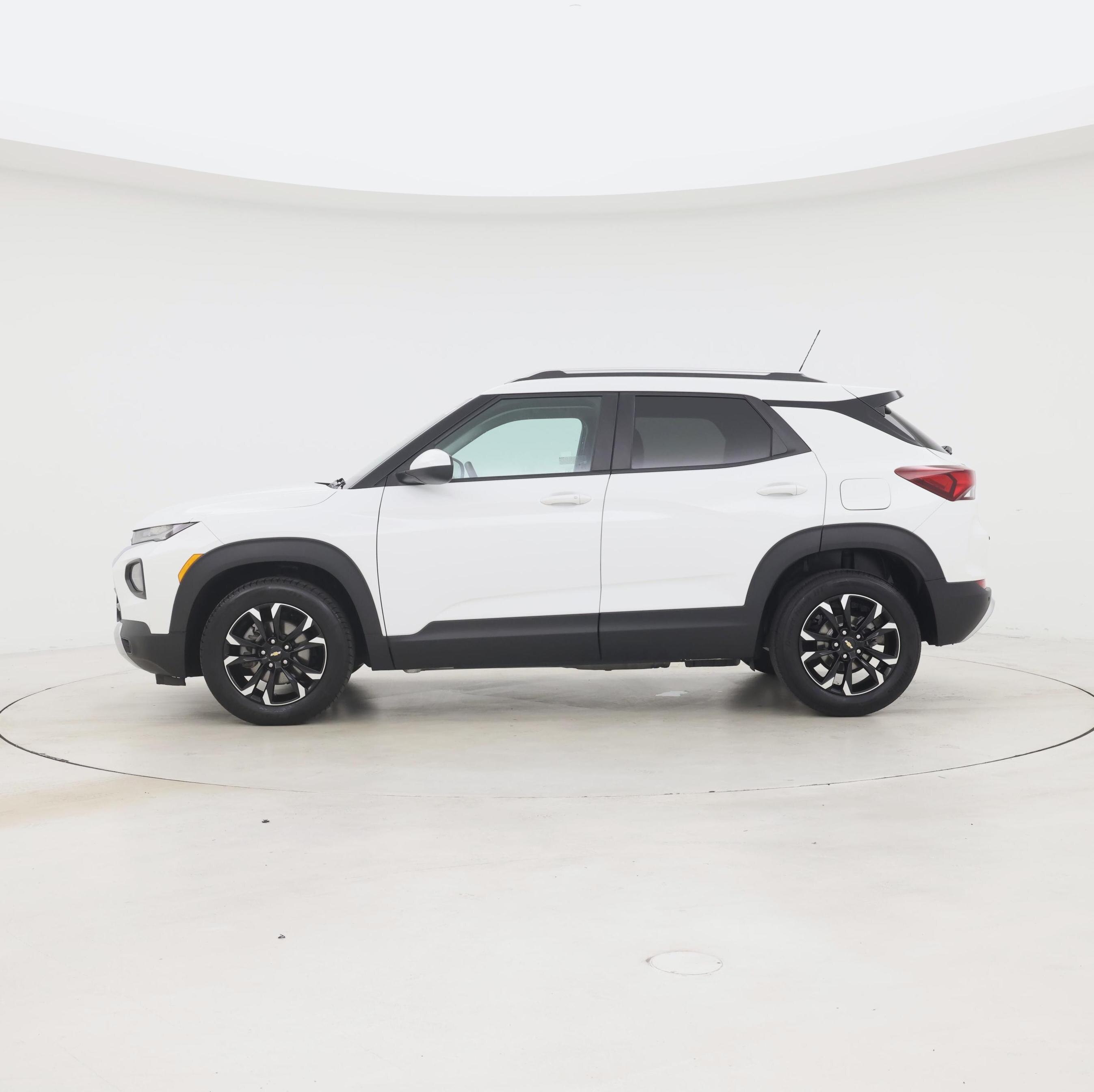 Thumbnail: 2022 Chevrolet TrailBlazer - 3