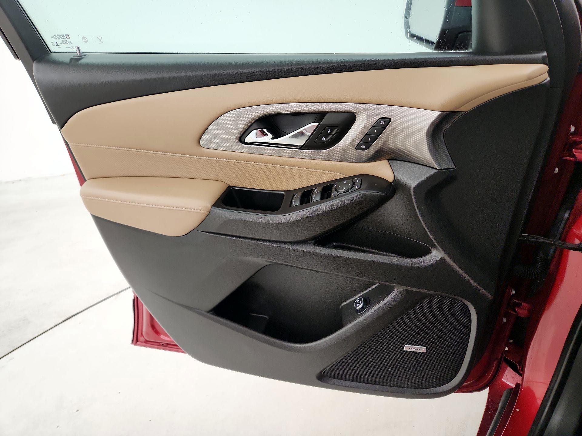 Thumbnail: 2023 Chevrolet Traverse - 12