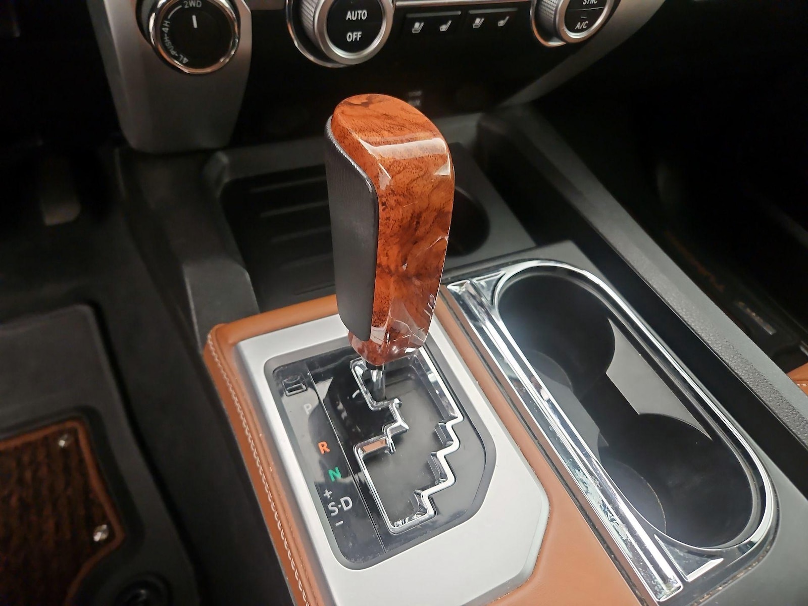 2016 Toyota Tundra 1794 Edition - Photo 18