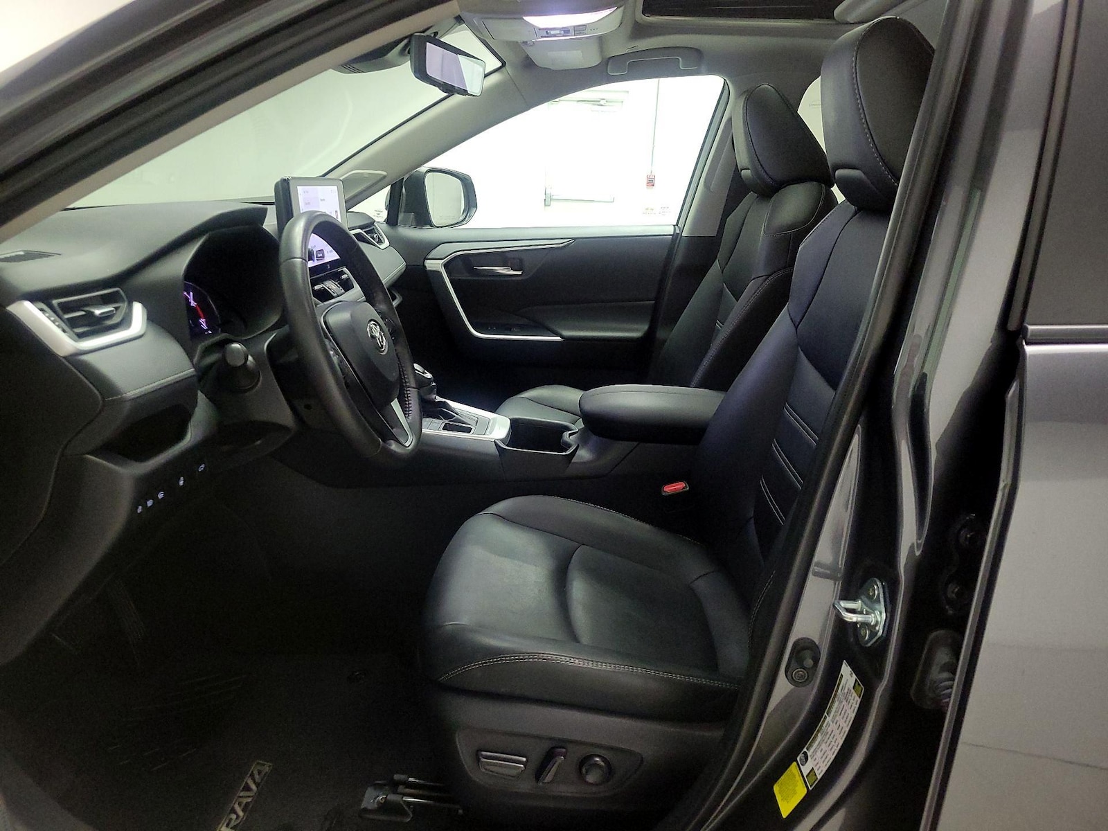 2024 Toyota RAV4 XLE Premium - Photo 12
