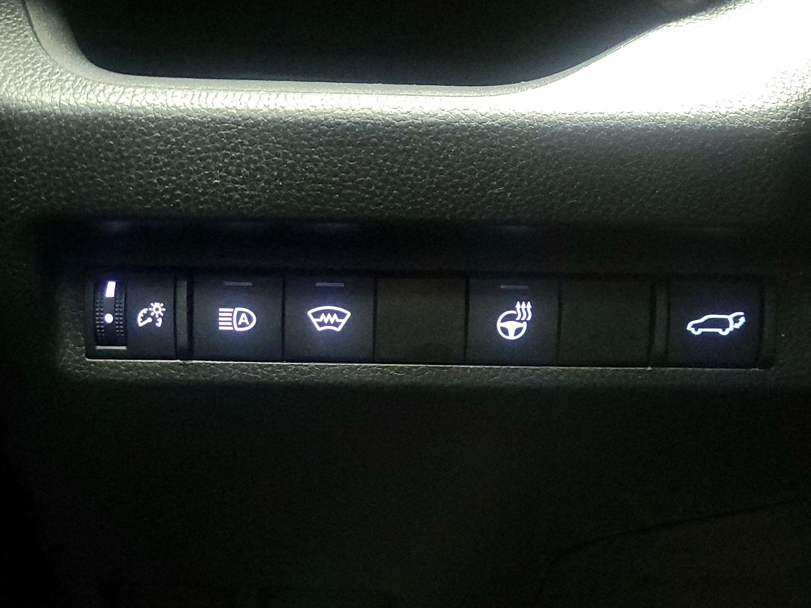 2024 Toyota RAV4 XLE Premium - Photo 14
