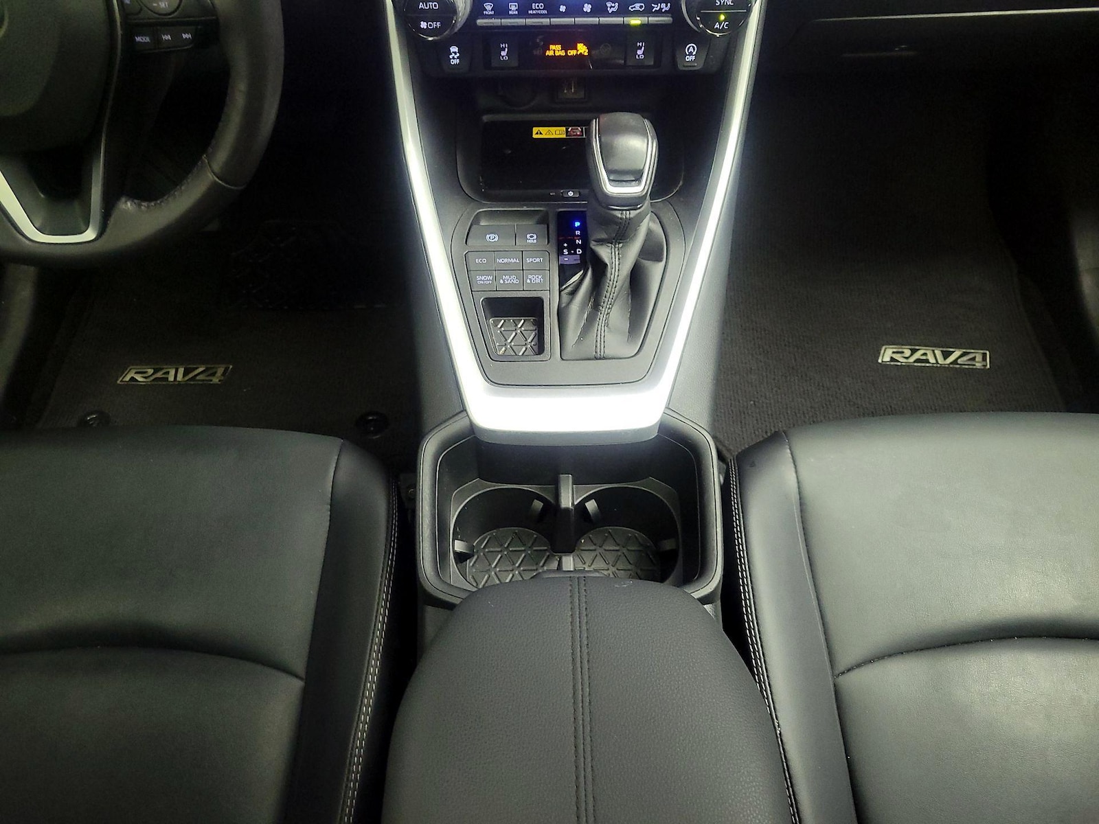 2024 Toyota RAV4 XLE Premium - Photo 19