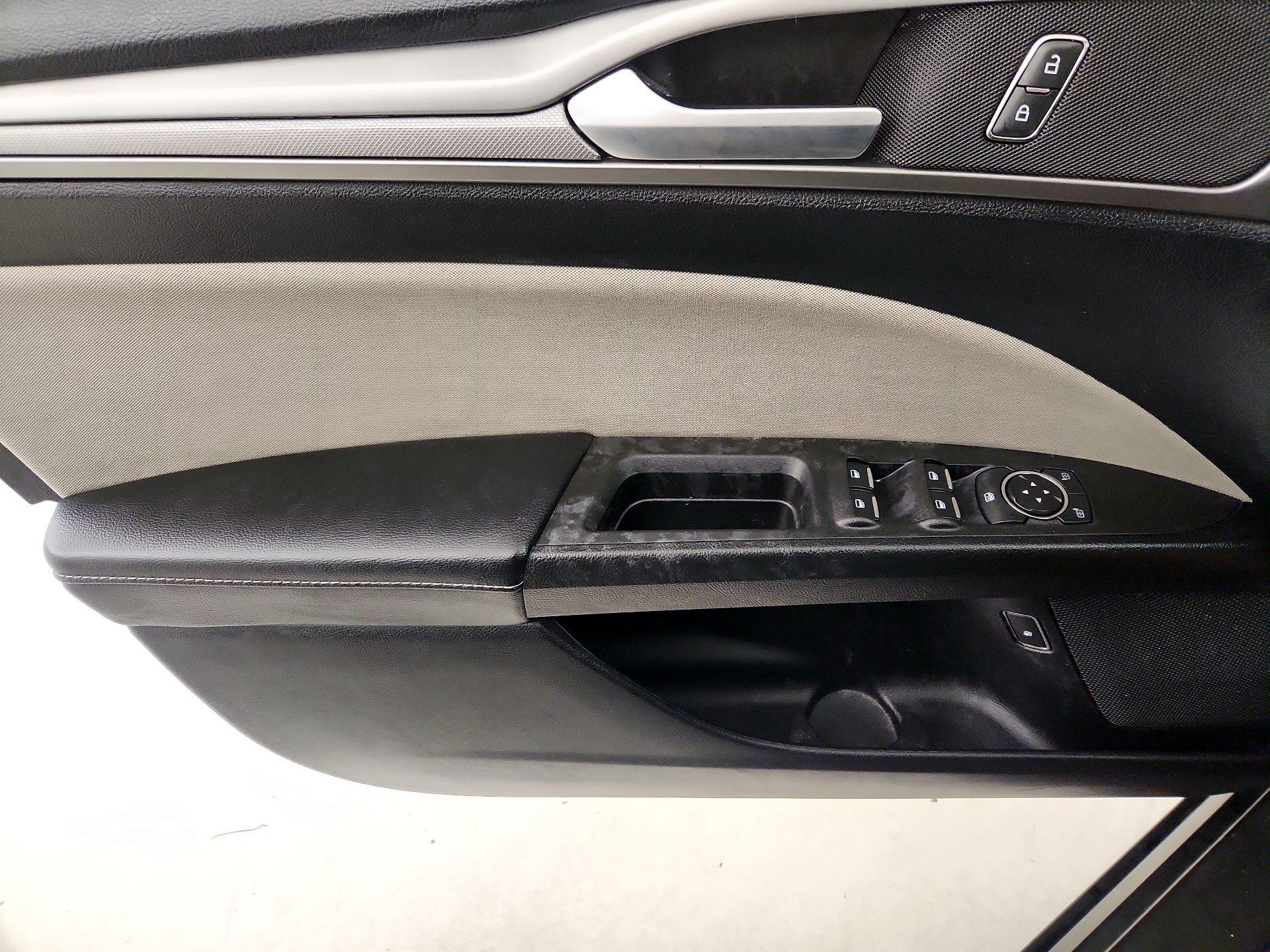 Thumbnail: 2018 Ford Fusion - 12