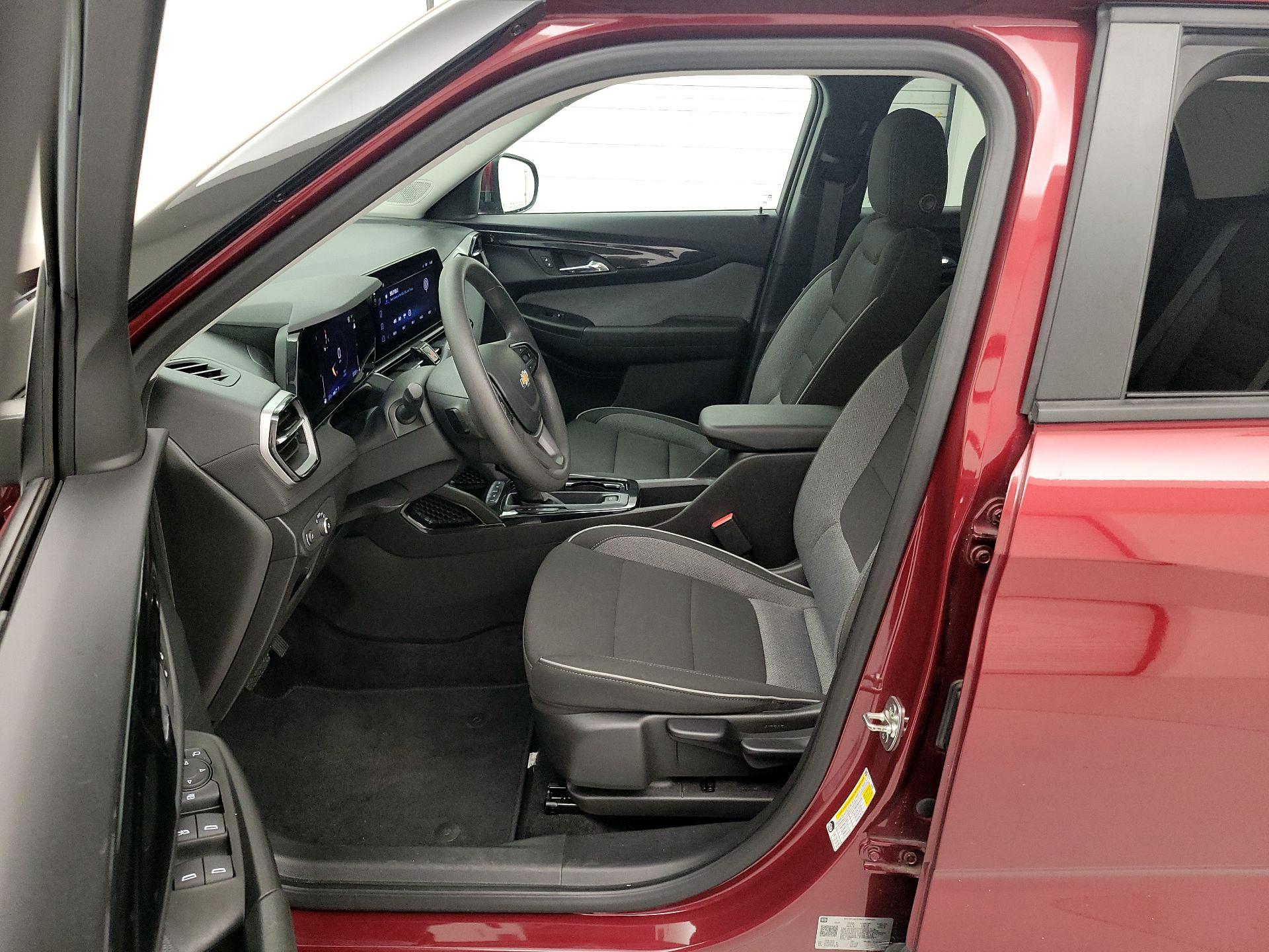 Thumbnail: 2025 Chevrolet TrailBlazer - 11