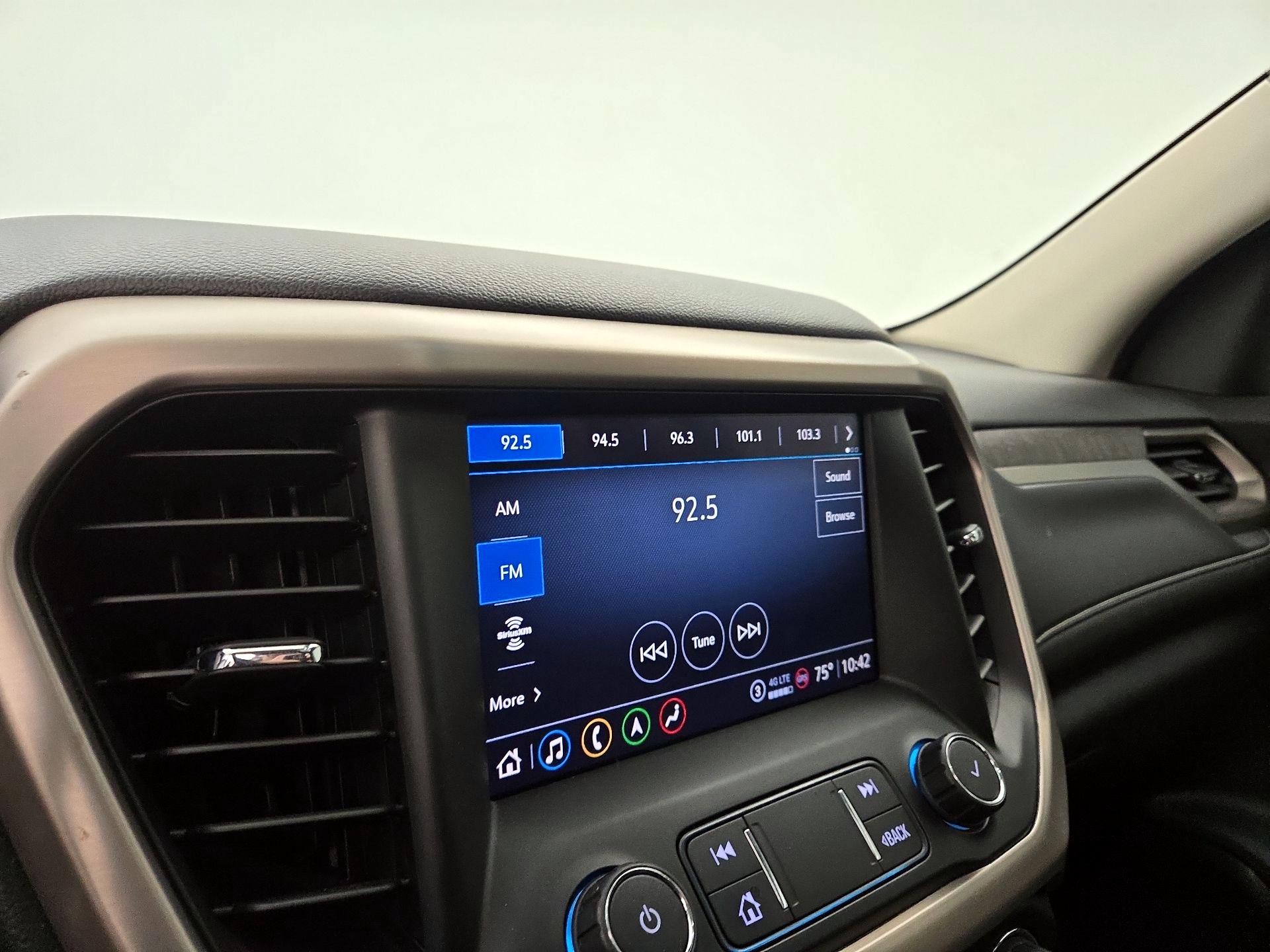 Thumbnail: 2022 GMC Acadia - 16