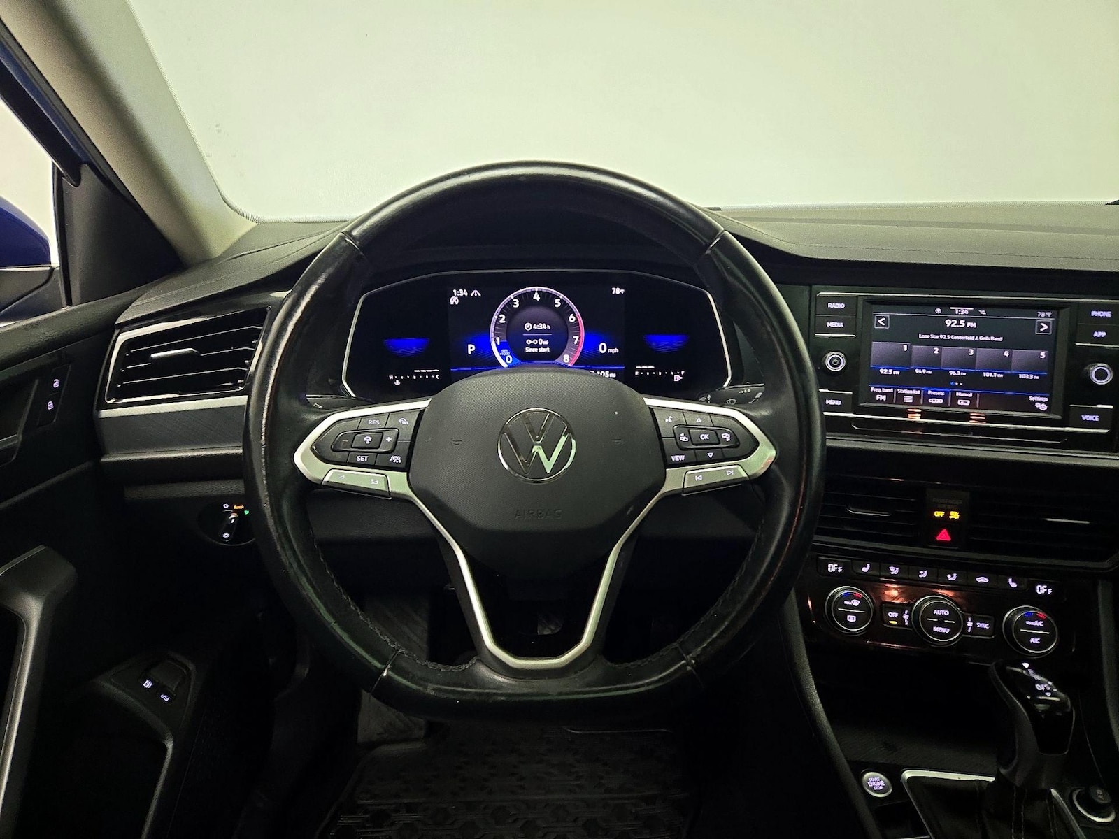 2022 Volkswagen Jetta SE - Photo 11
