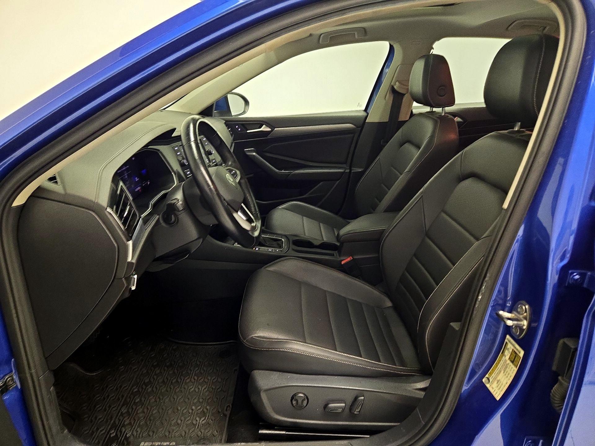Thumbnail: 2022 Volkswagen Jetta - 11