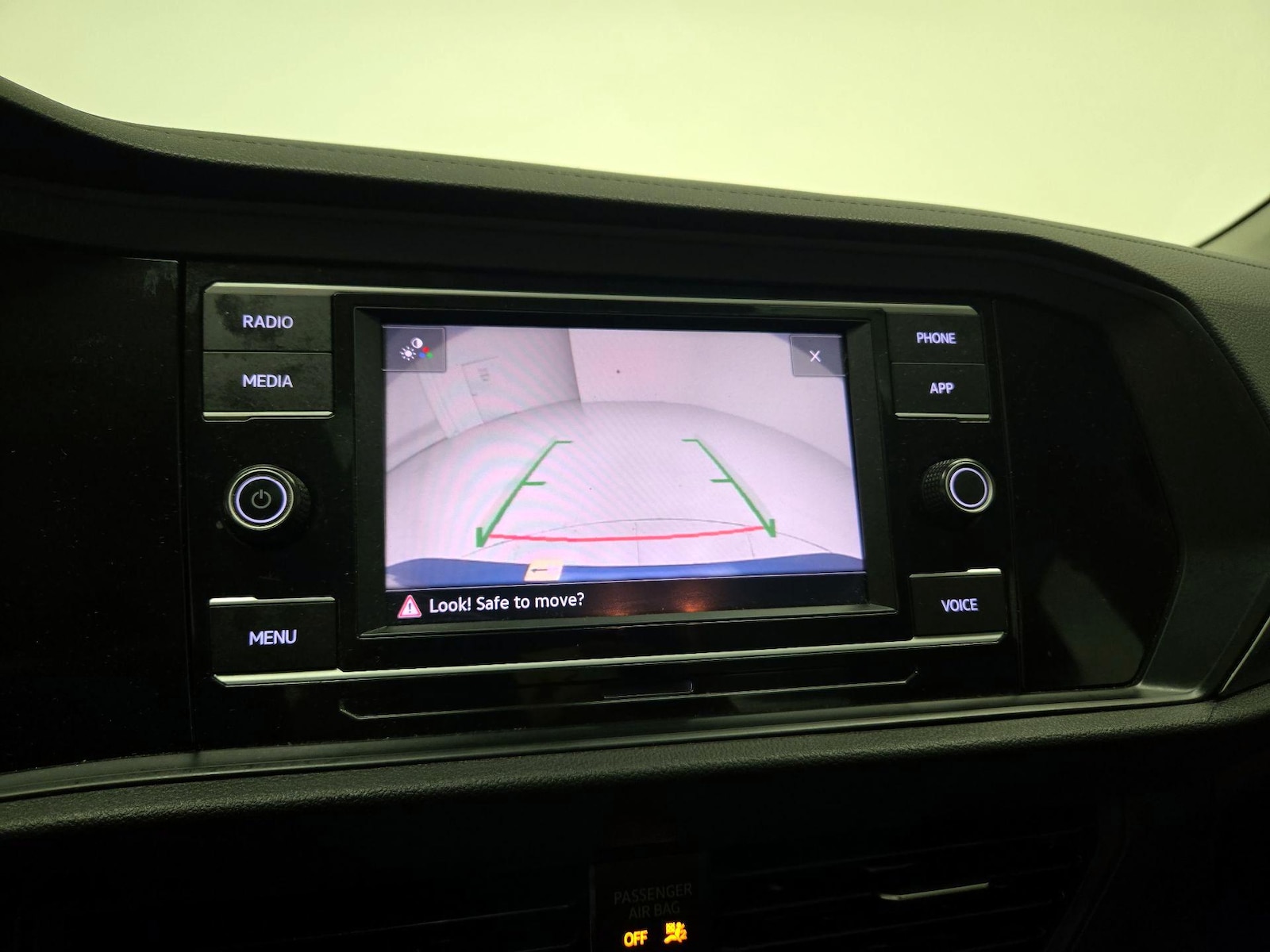 2022 Volkswagen Jetta SE - Photo 15