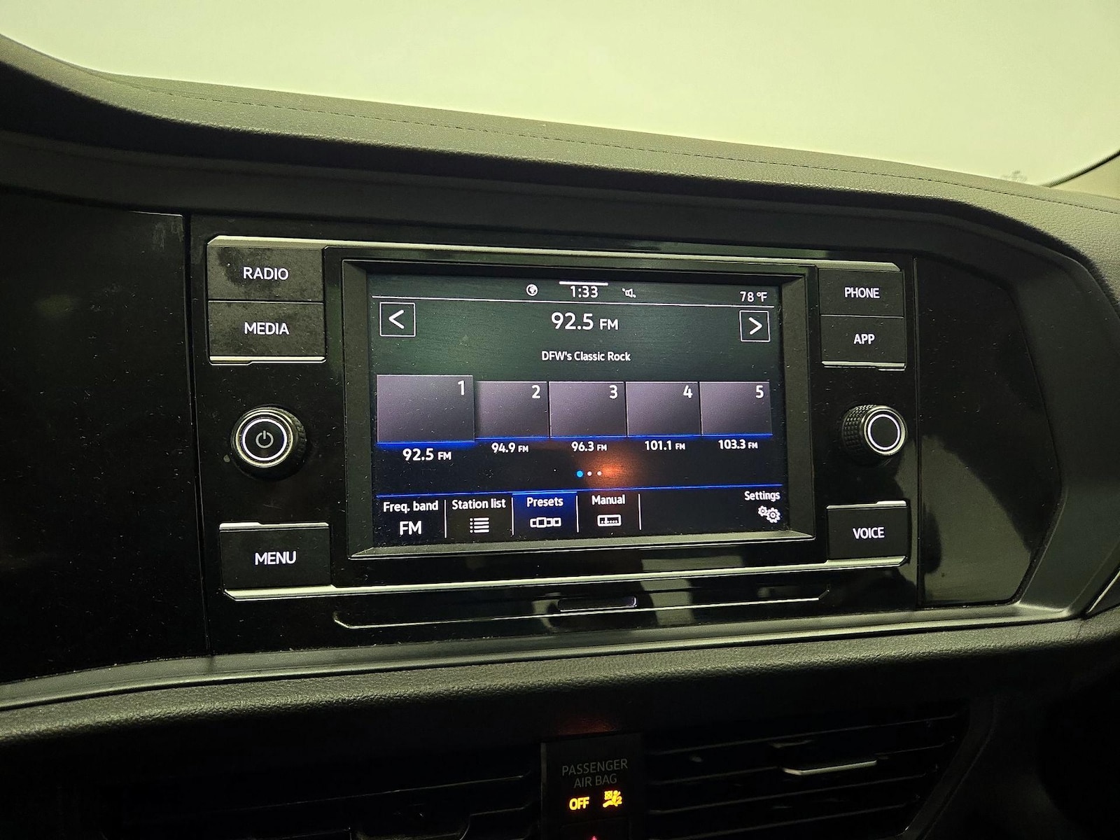 2022 Volkswagen Jetta SE - Photo 16