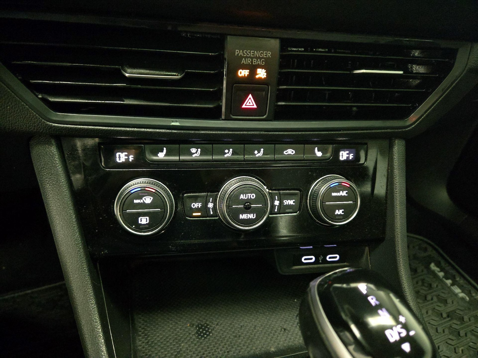 2022 Volkswagen Jetta SE - Photo 17