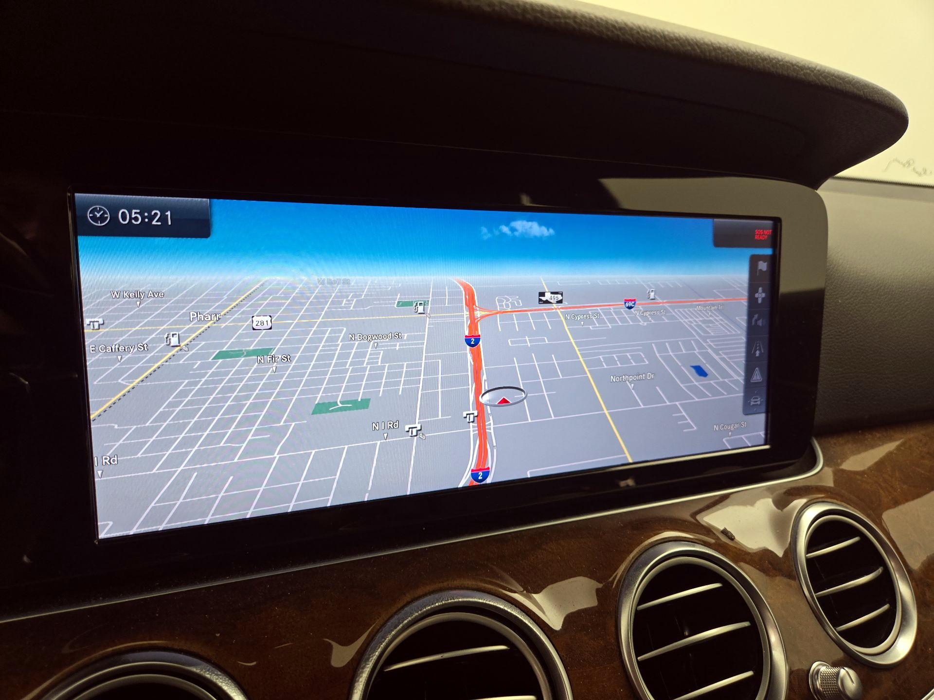 Thumbnail: 2017 Mercedes-Benz E-Class - 12