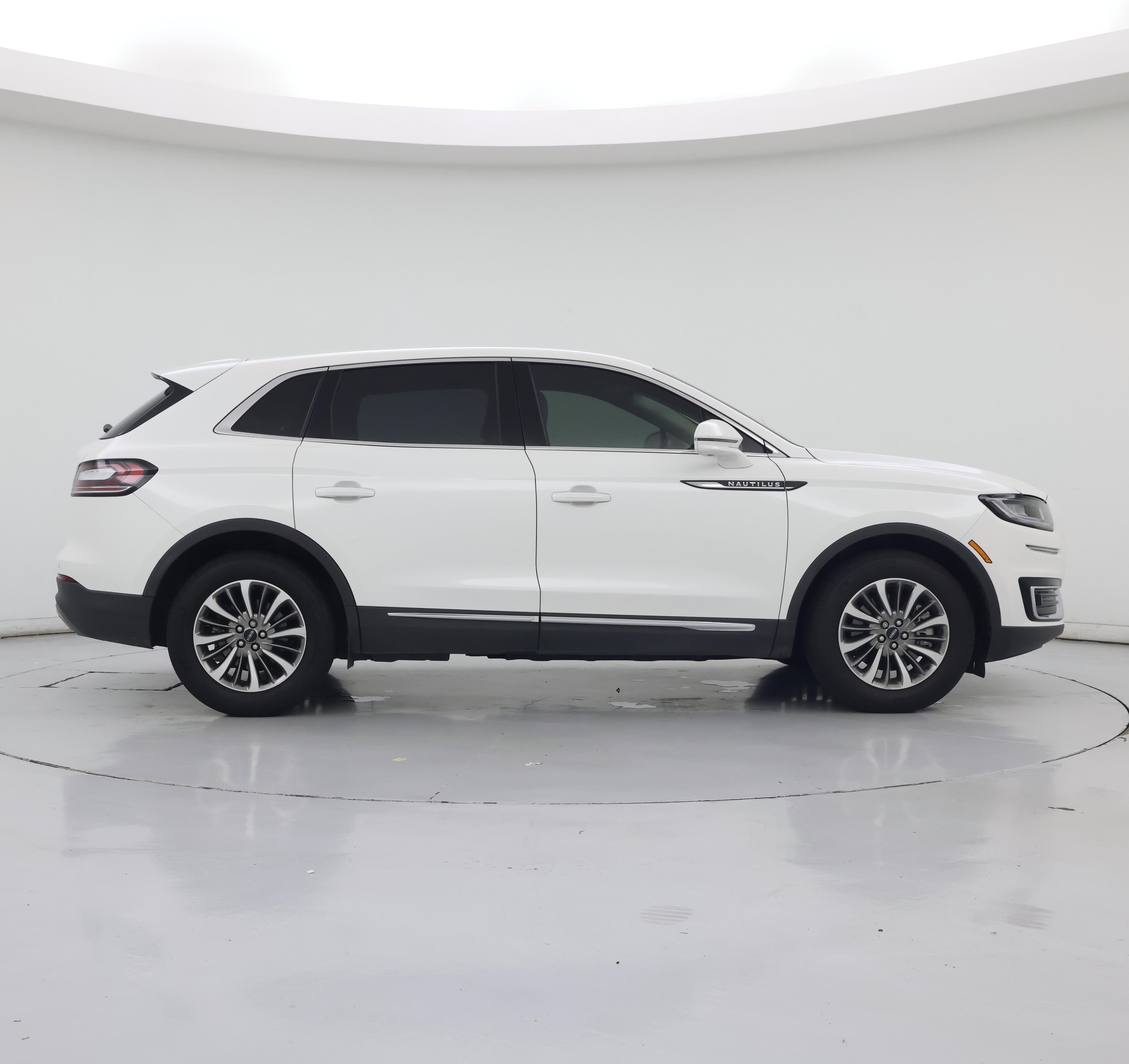 Thumbnail: 2020 Lincoln Nautilus - 7