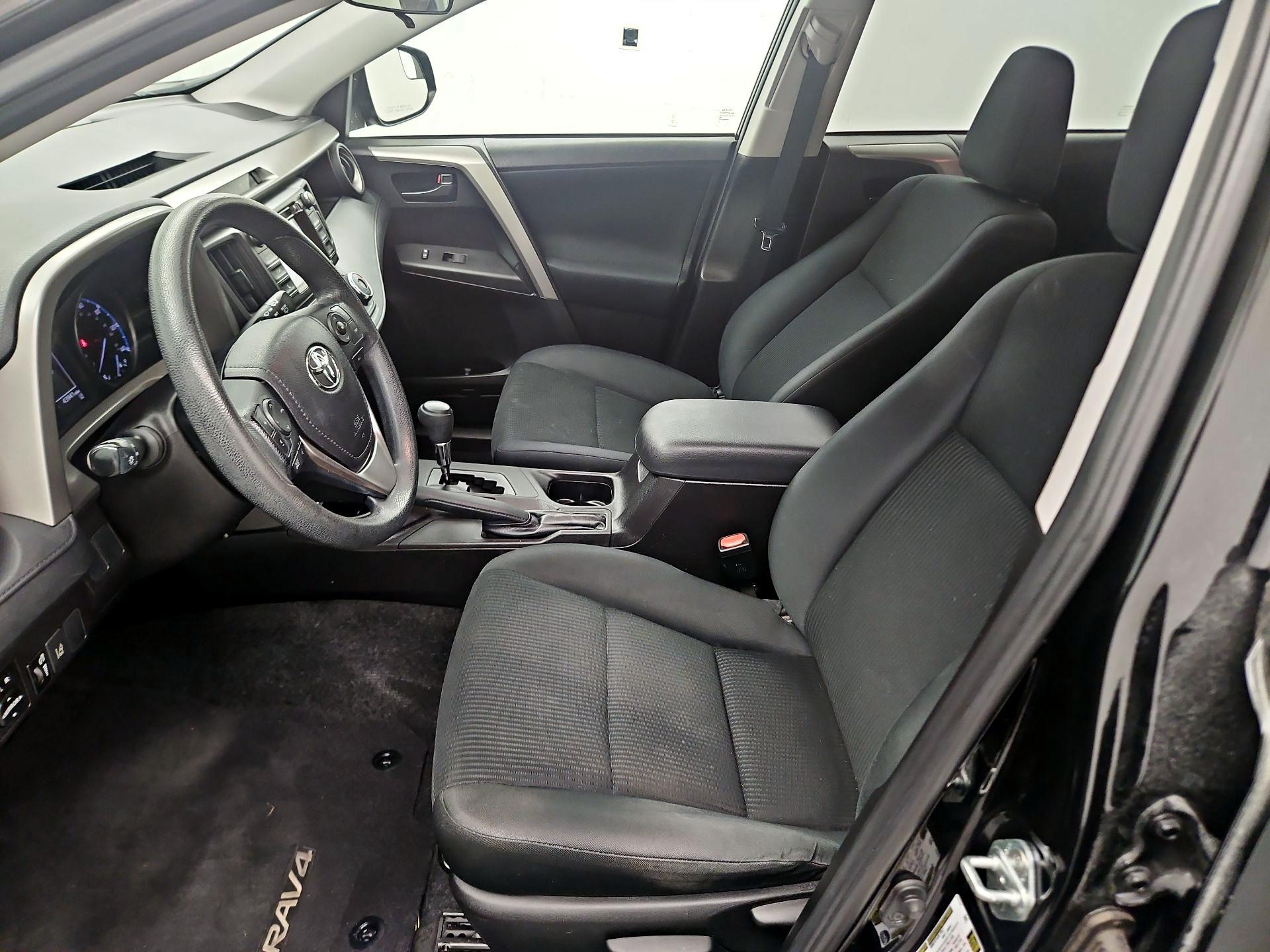 Thumbnail: 2018 Toyota RAV4 - 11