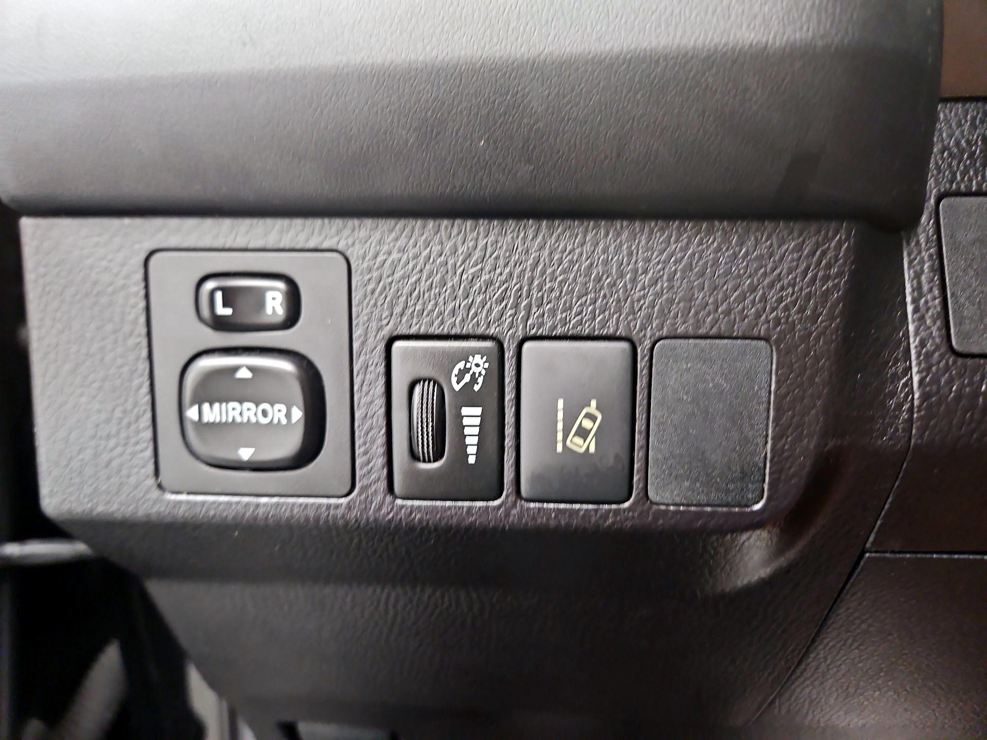 Thumbnail: 2018 Toyota RAV4 - 13
