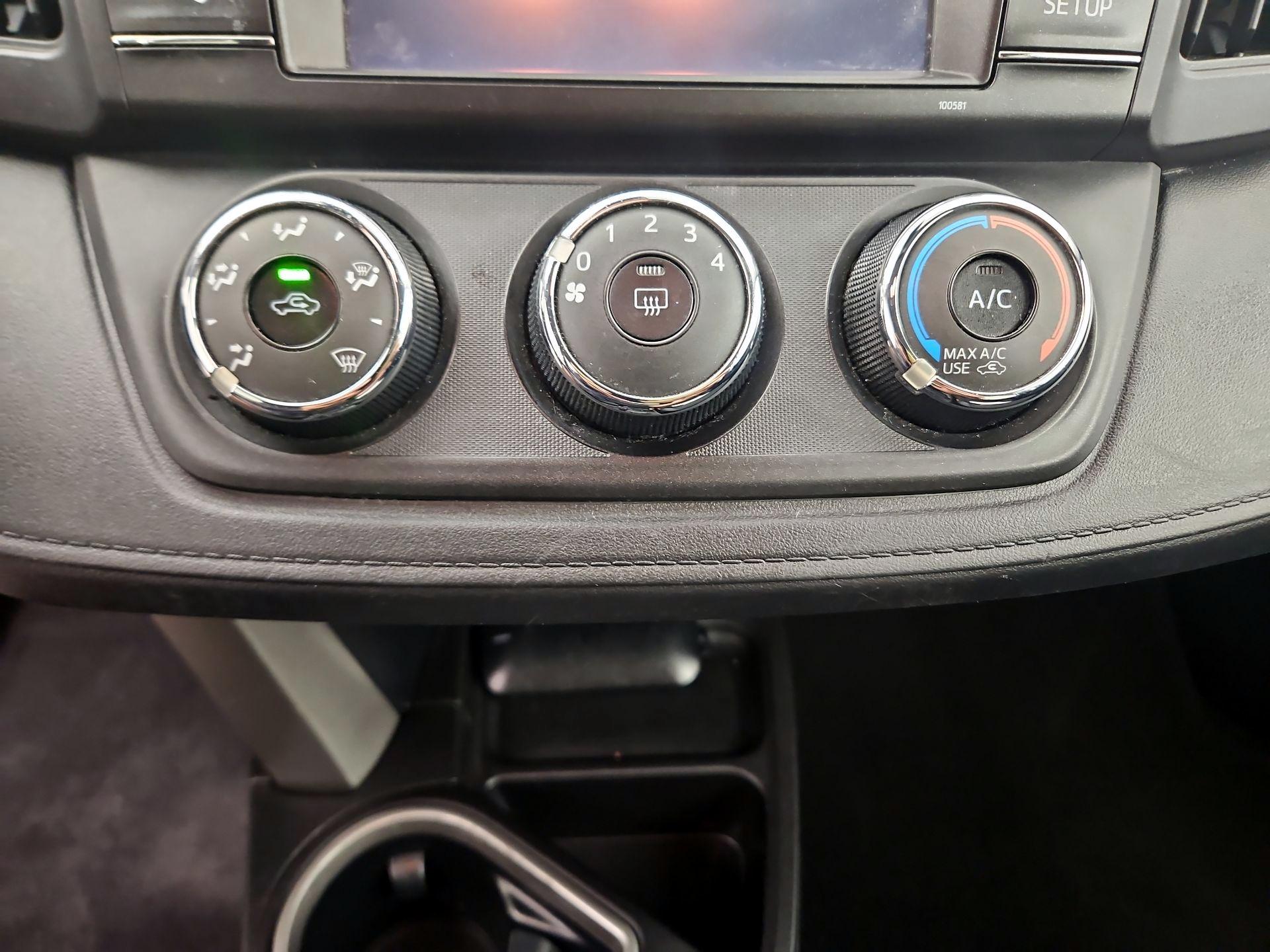 Thumbnail: 2018 Toyota RAV4 - 16