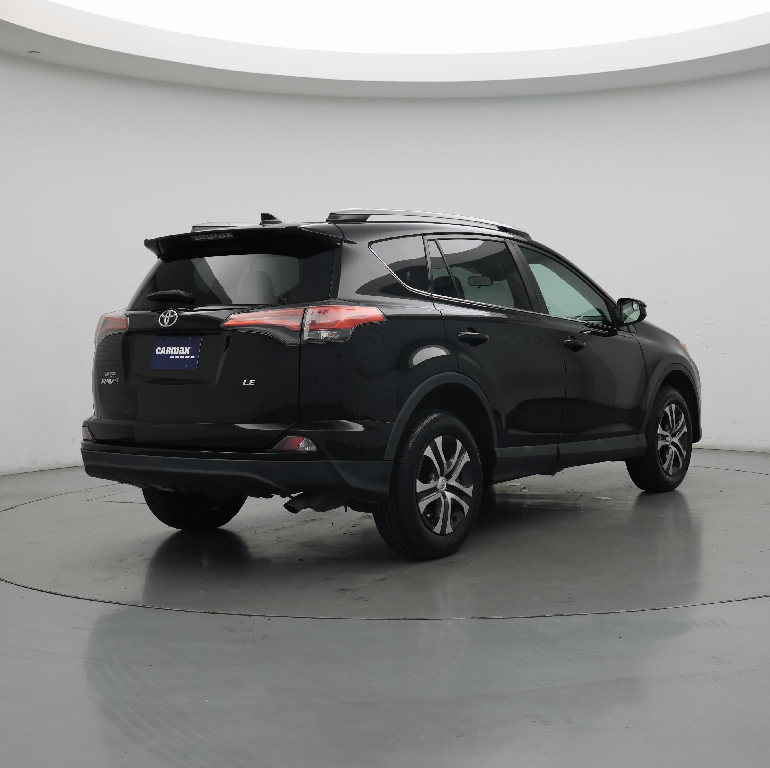 Thumbnail: 2018 Toyota RAV4 - 8