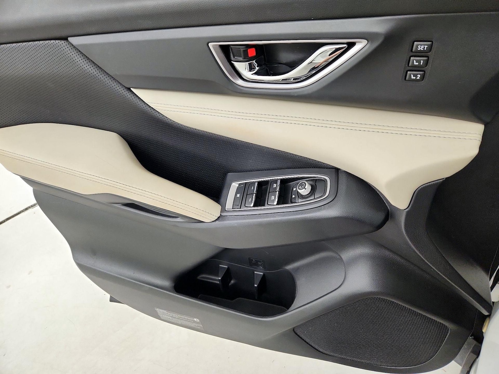 2023 Subaru Ascent Limited - Photo 13