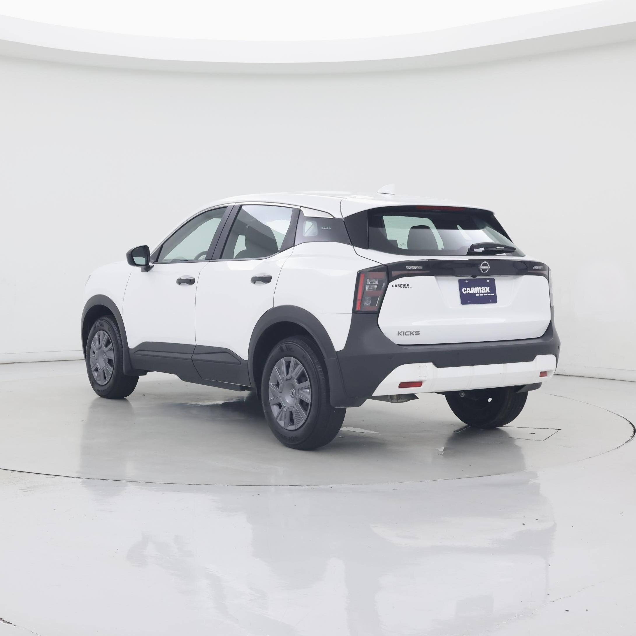 Thumbnail: 2025 Nissan Kicks - 2