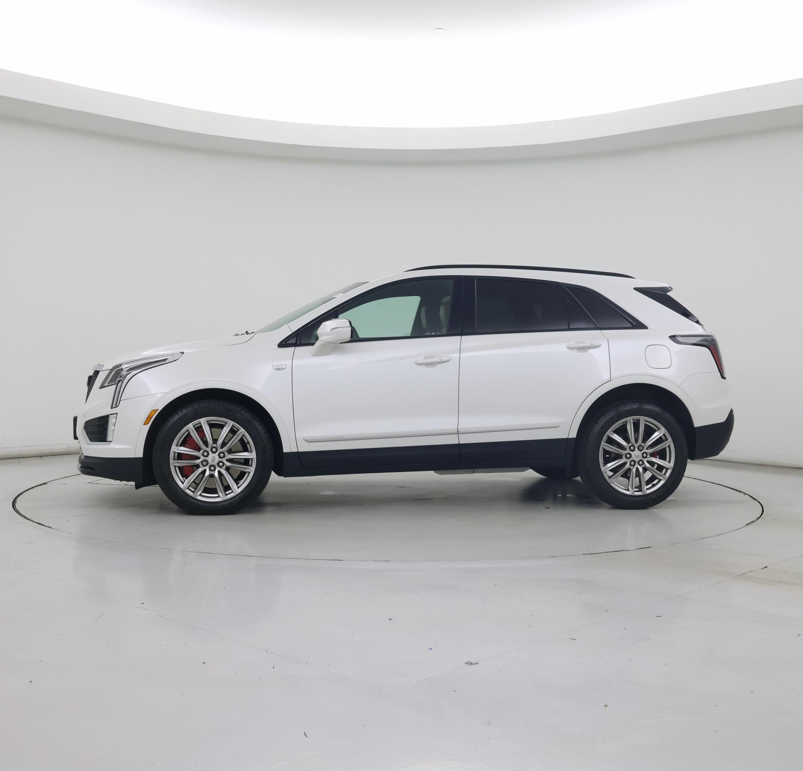 Thumbnail: 2022 Cadillac XT5 - 3