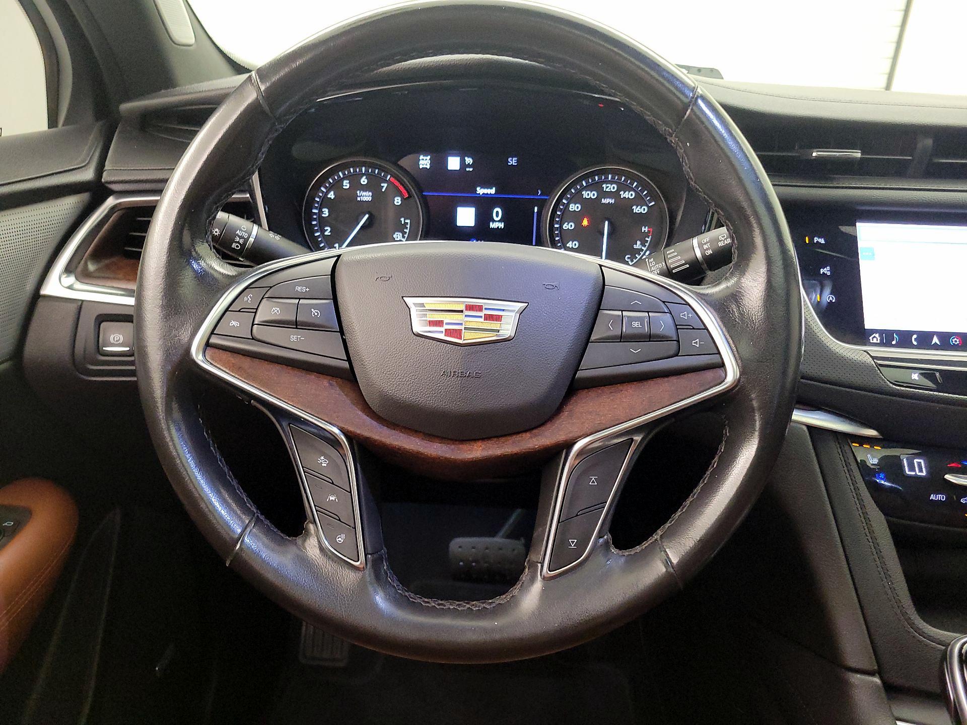 Thumbnail: 2021 Cadillac XT5 - 10