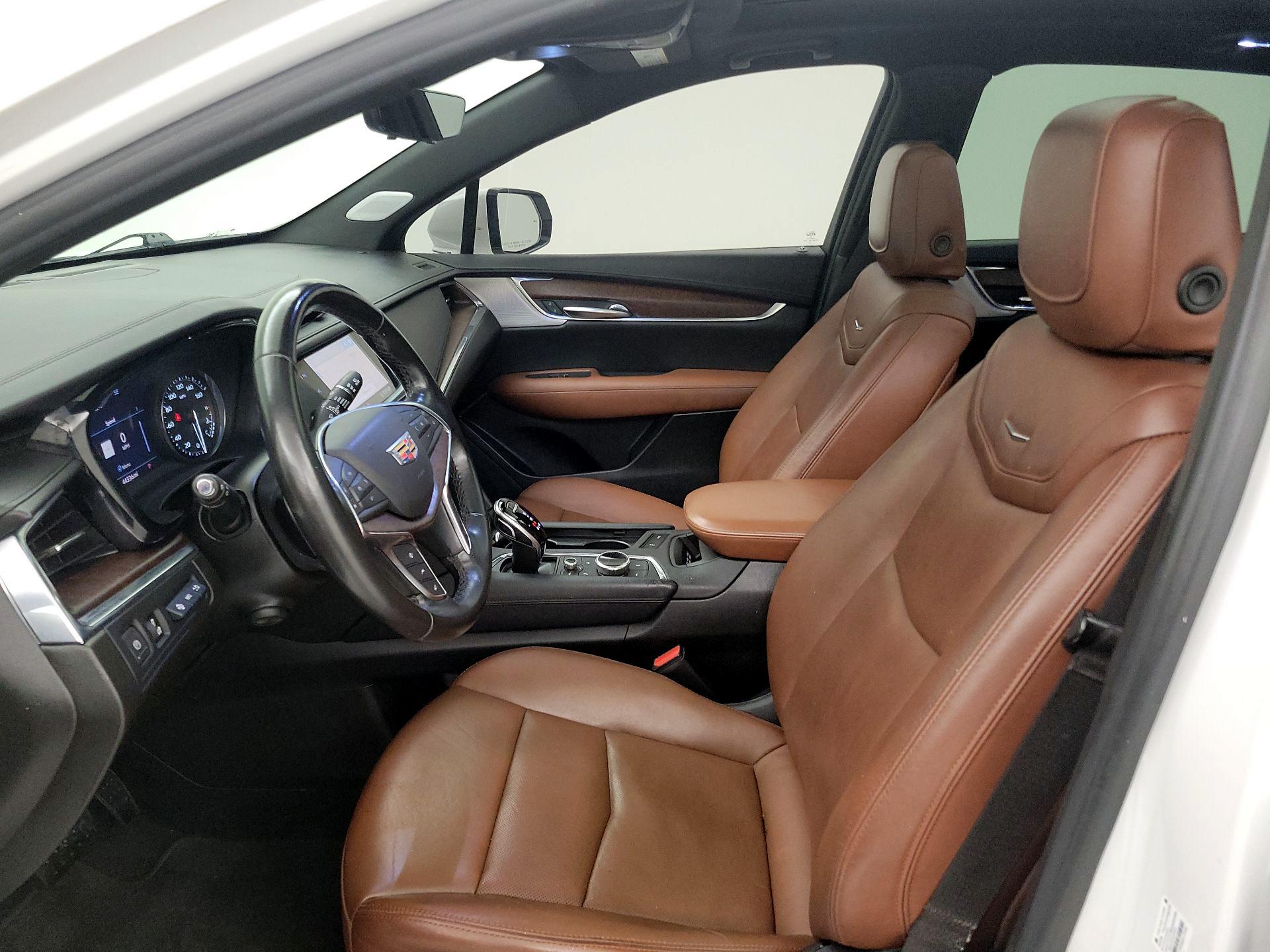 Thumbnail: 2021 Cadillac XT5 - 11