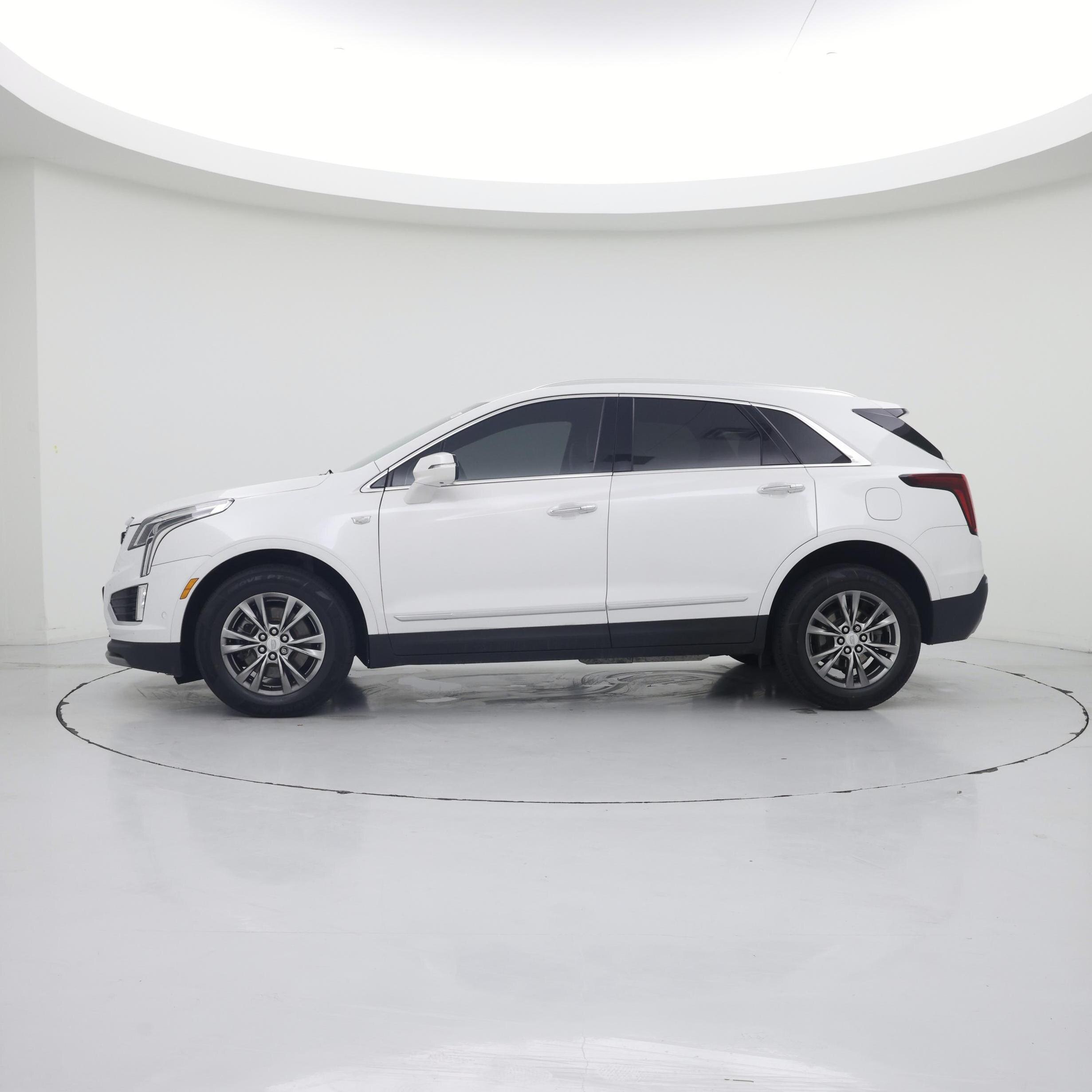 Thumbnail: 2021 Cadillac XT5 - 3