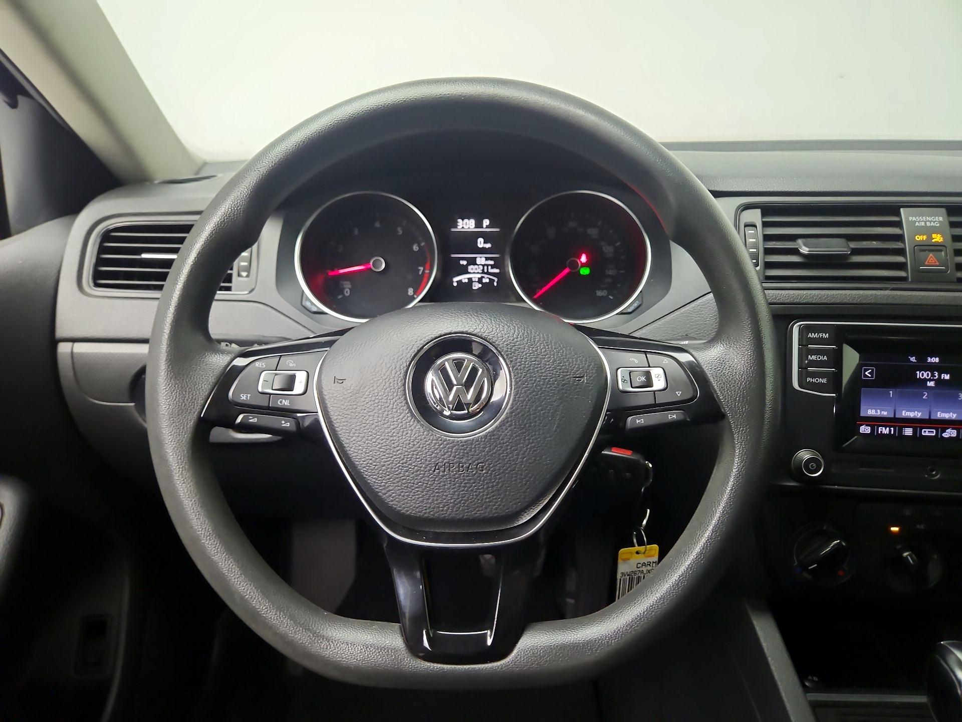 Thumbnail: 2016 Volkswagen Jetta - 10