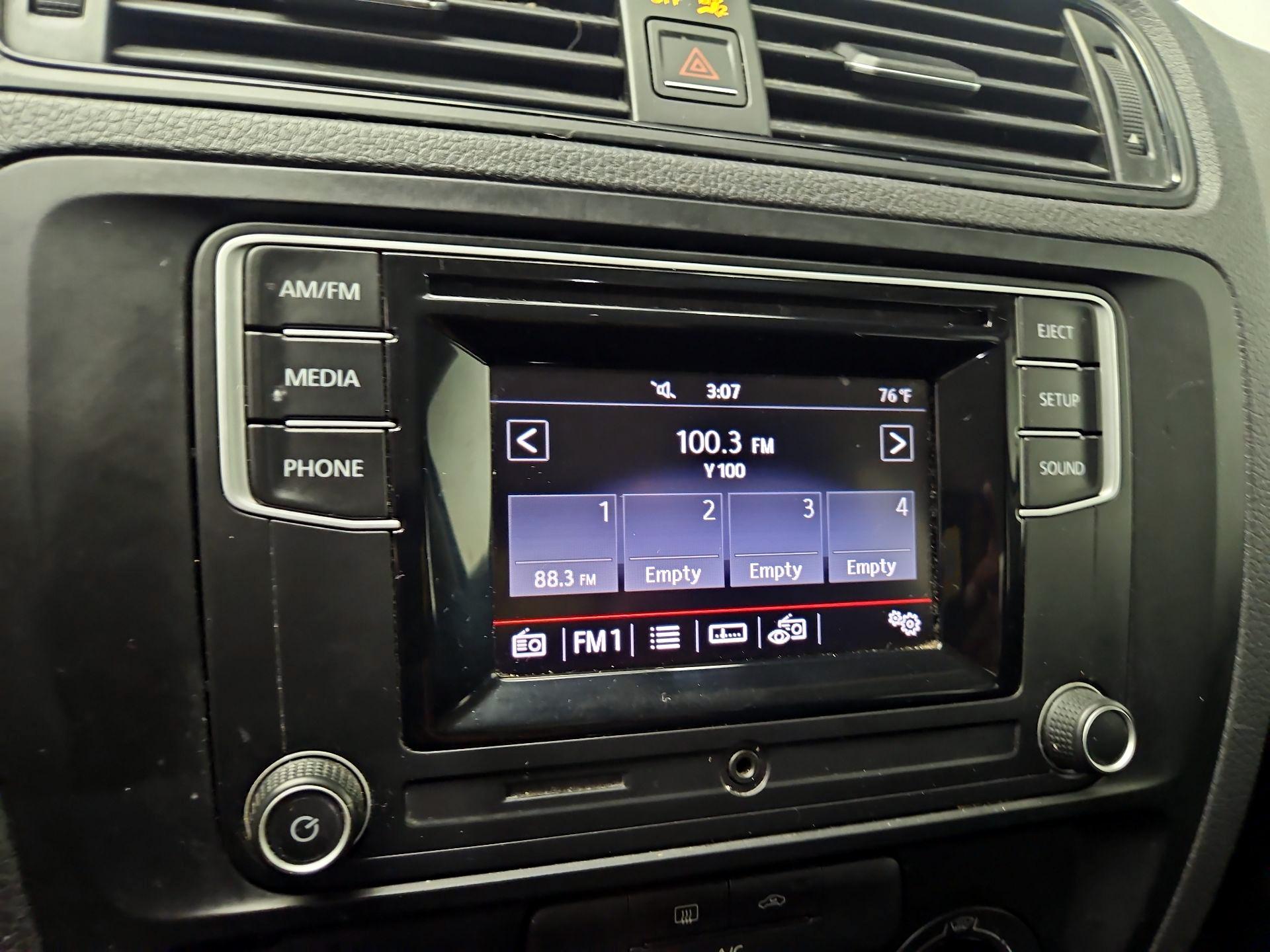 Thumbnail: 2016 Volkswagen Jetta - 14