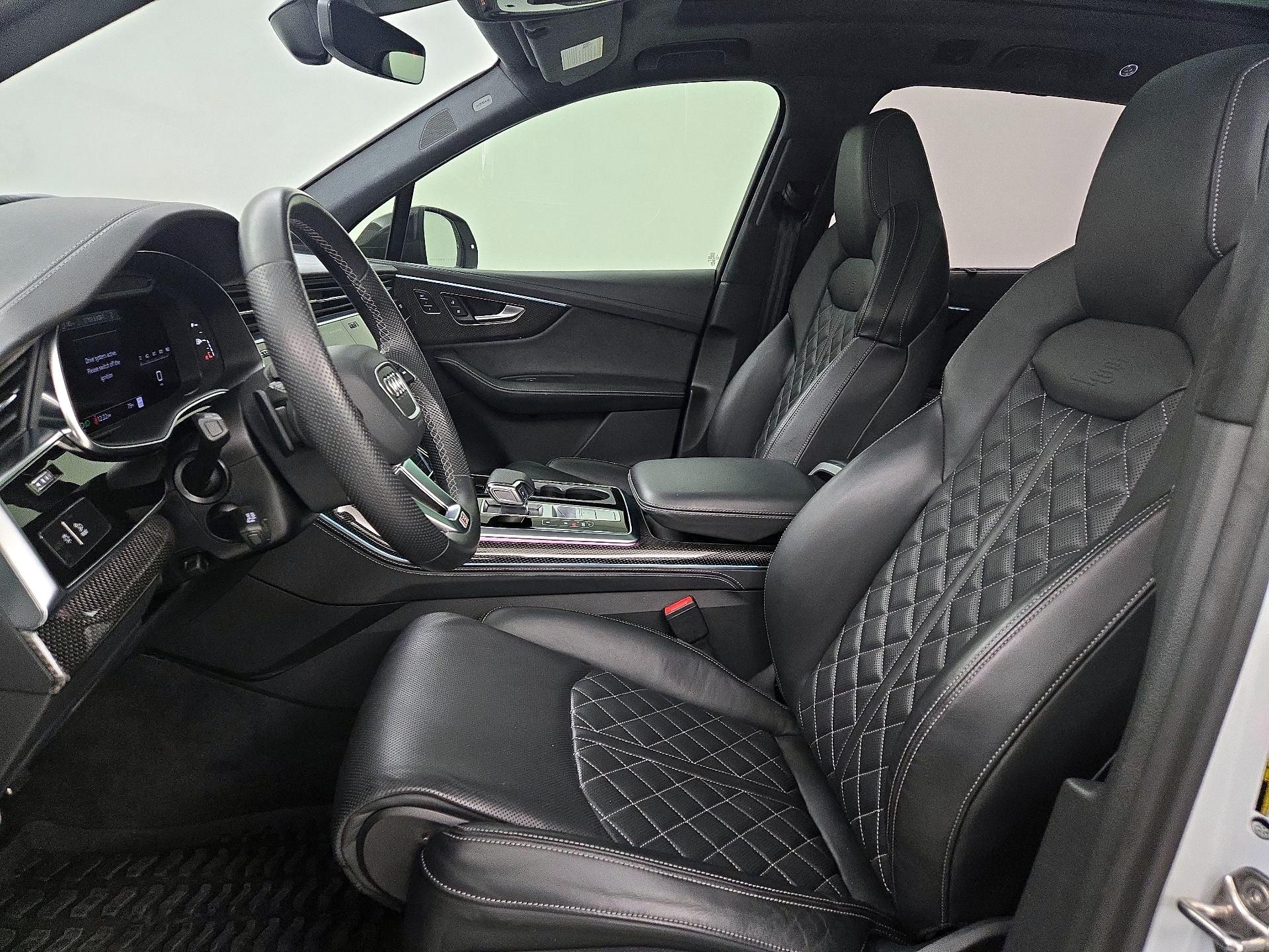 Thumbnail: 2023 Audi SQ7 - 11