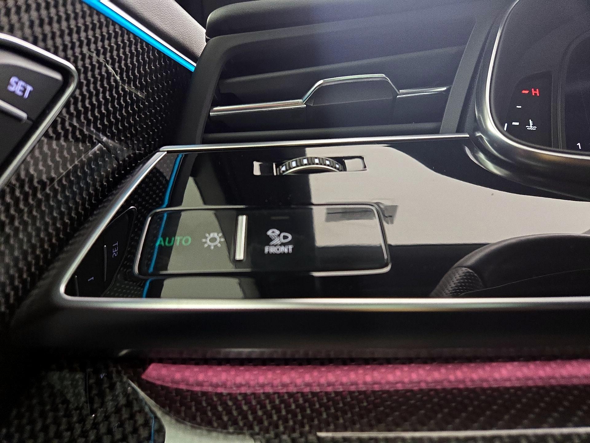 Thumbnail: 2023 Audi SQ7 - 13