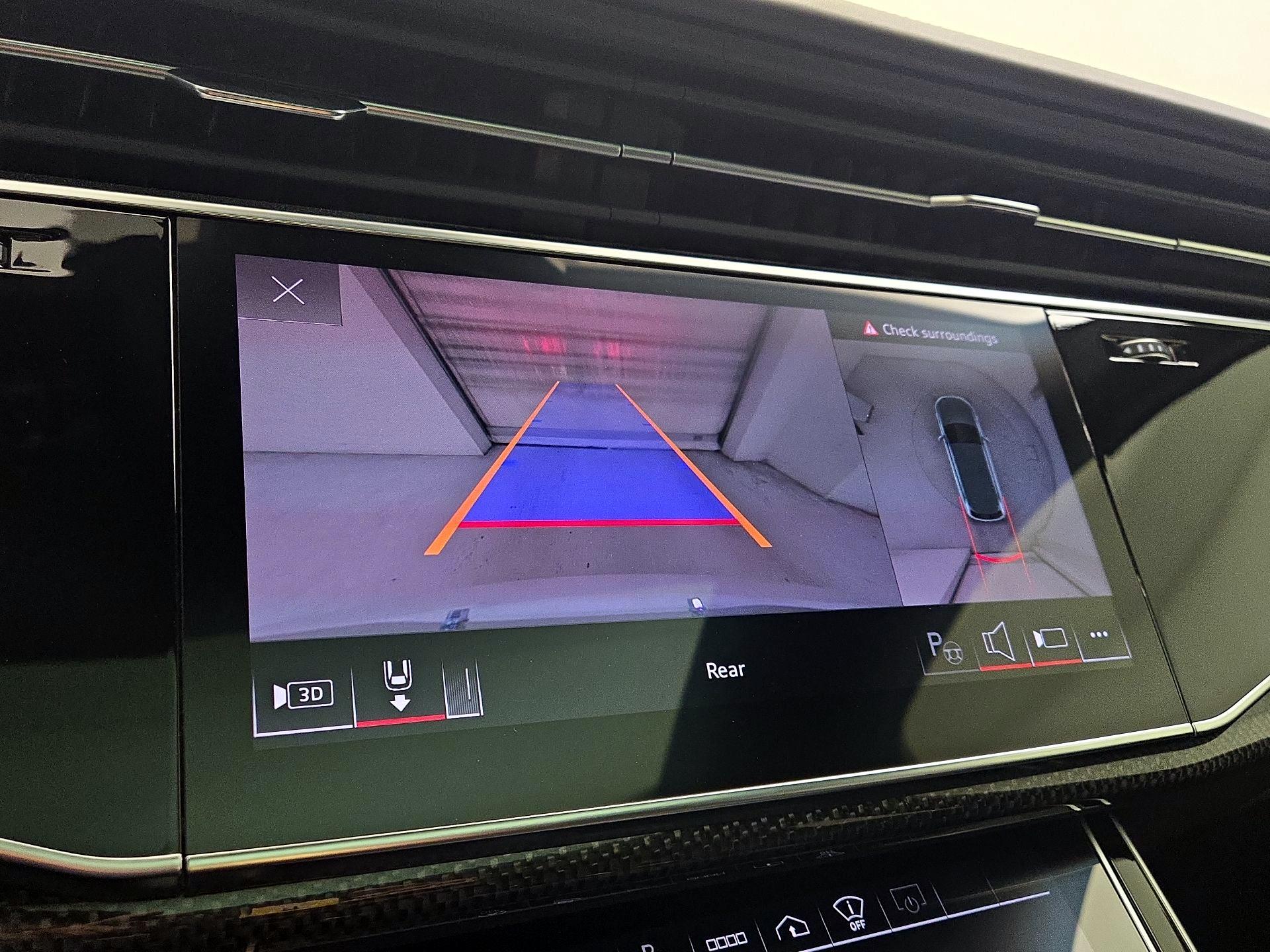 Thumbnail: 2023 Audi SQ7 - 15