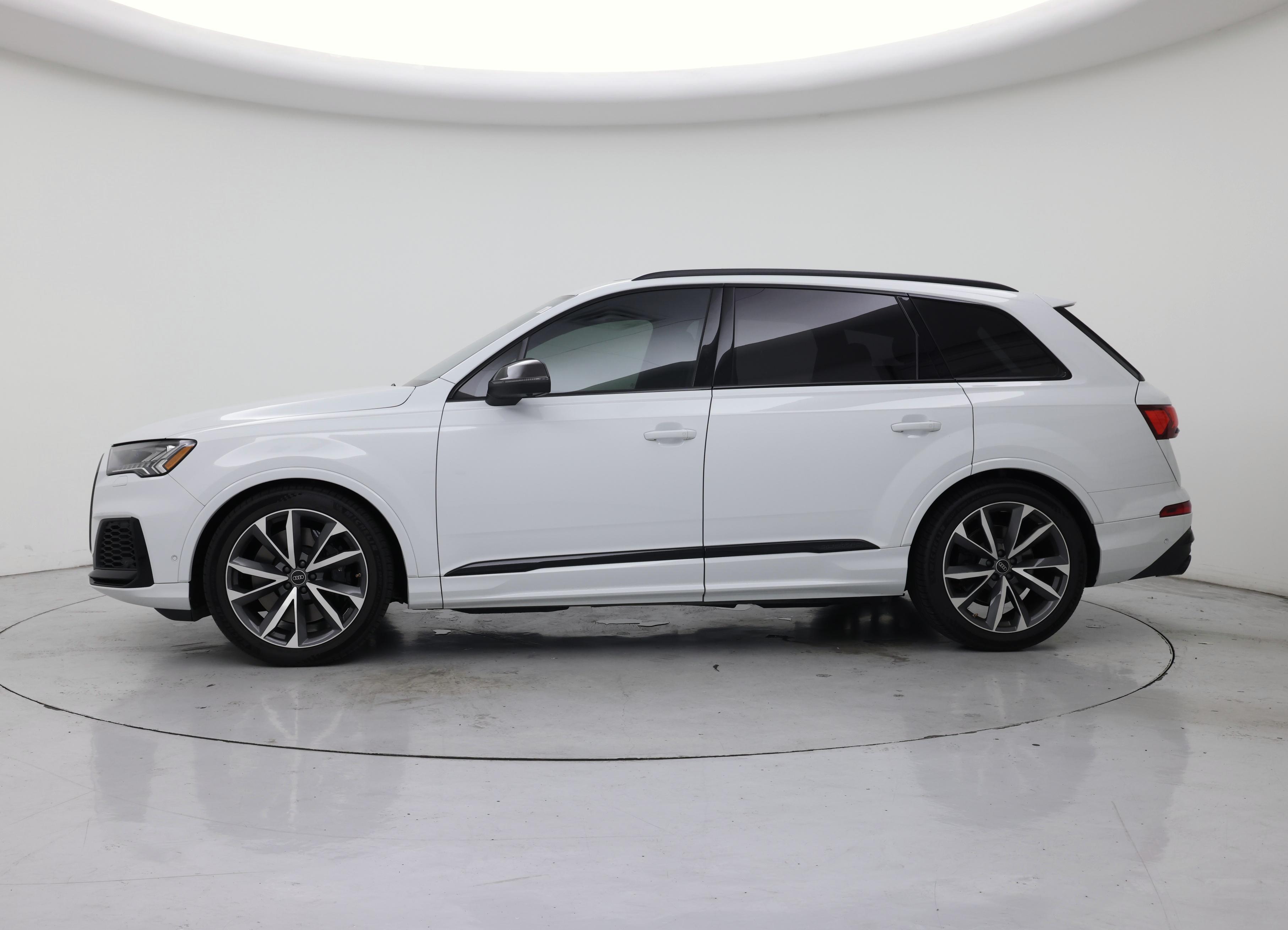 Thumbnail: 2023 Audi SQ7 - 3