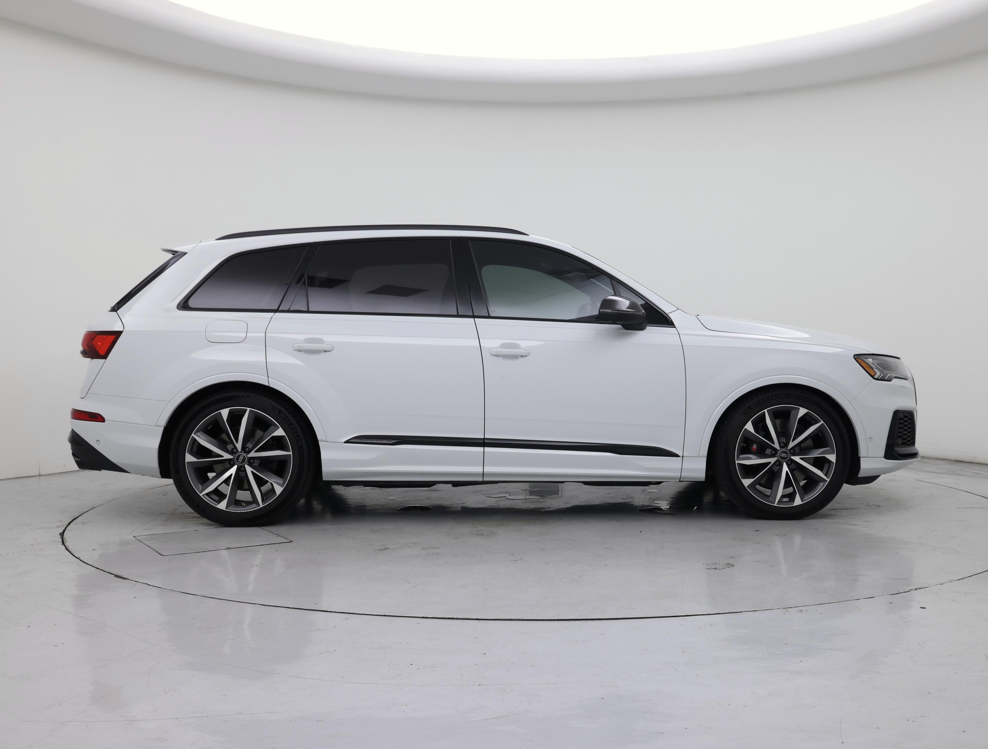 Thumbnail: 2023 Audi SQ7 - 7