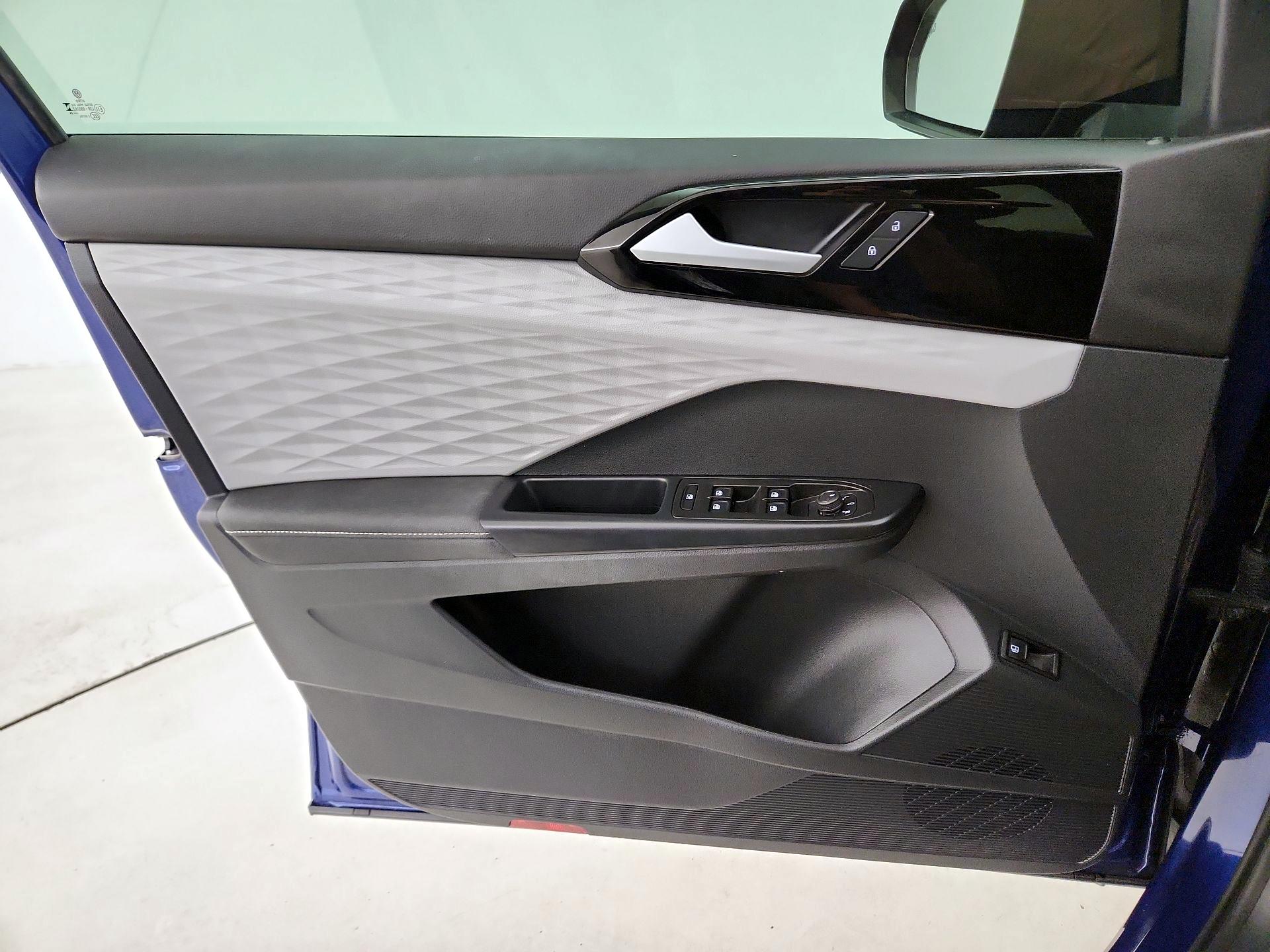 Thumbnail: 2024 Volkswagen Taos - 12