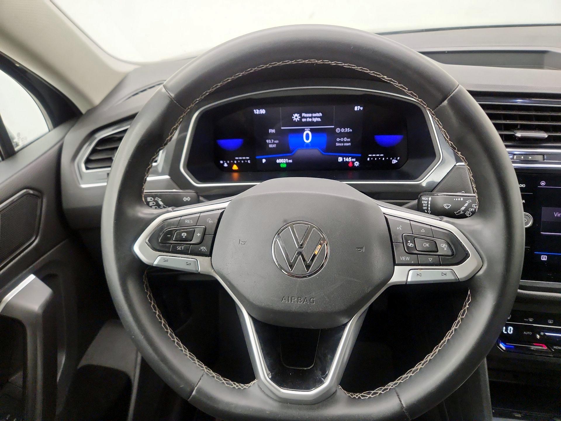Thumbnail: 2023 Volkswagen Tiguan - 10