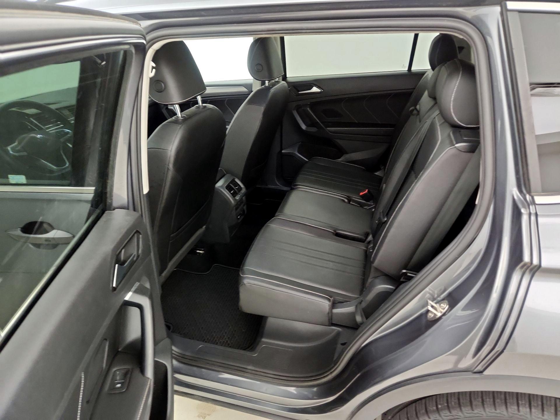 Thumbnail: 2023 Volkswagen Tiguan - 19